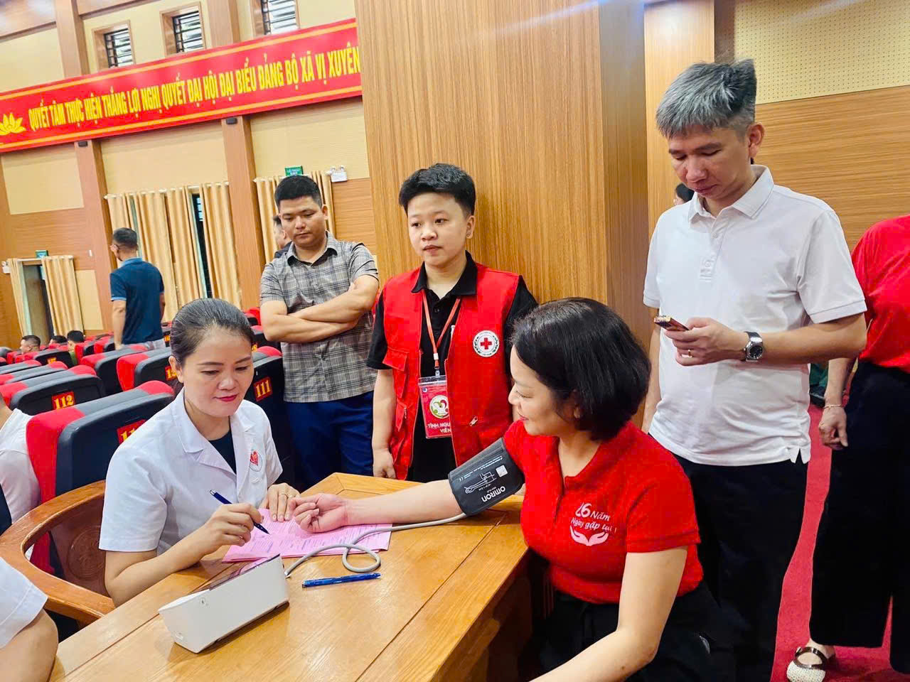 Hiến m&aacute;u 2.jpg