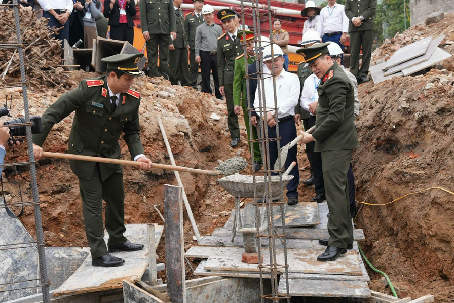 ĐẨY NHANH TIẾN ĐỘ XÂY DỰNG CÔNG TRÌNH NHÀ Ở NGƯỜI ĐƯỢC BẢO TRỢ VÀ NHÀ ĂN TRUNG TÂM CÔNG TÁC XÃ HỘI TỈNH