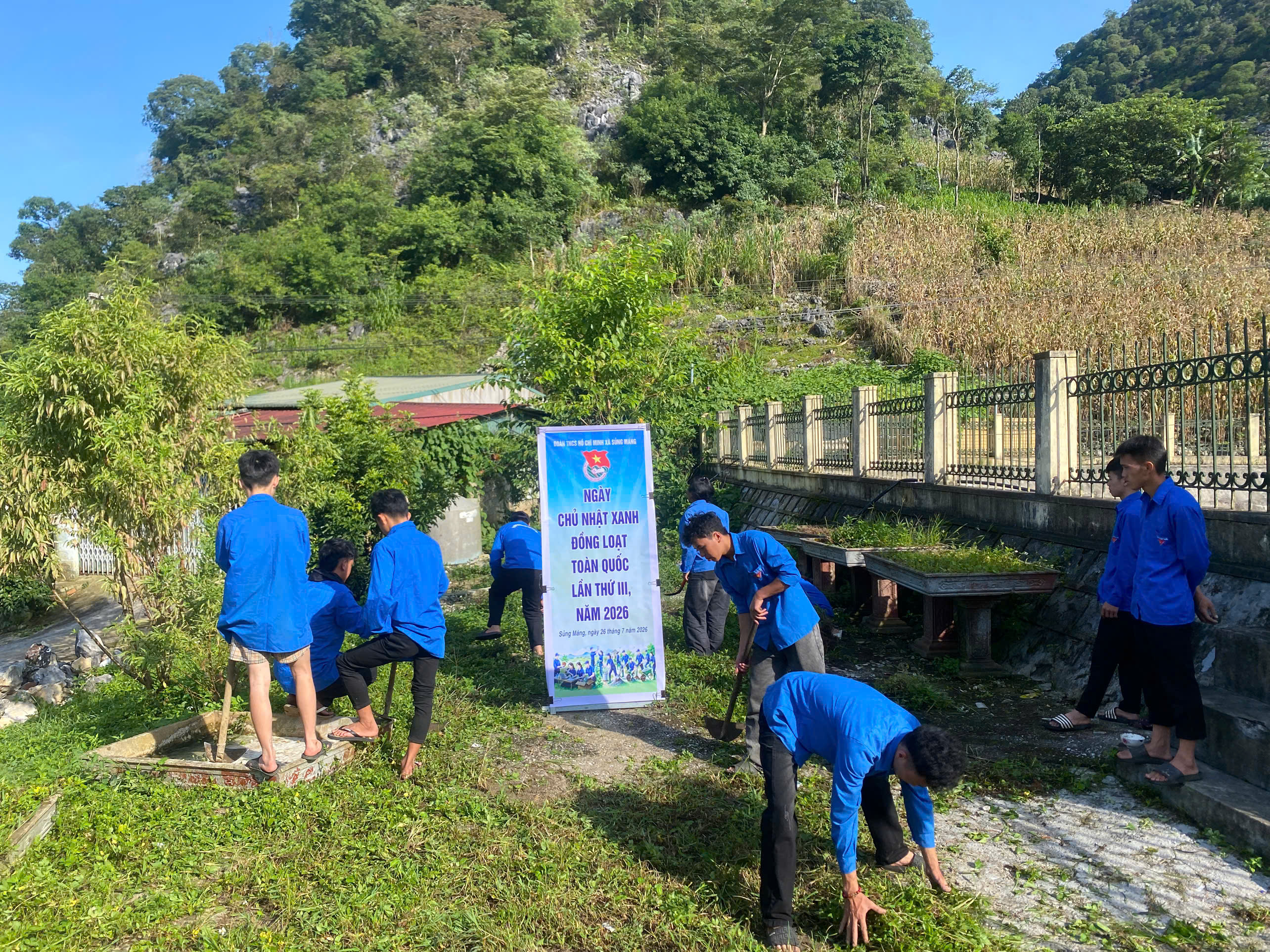Đoàn xã Sủng Máng triển khai nhiều hoạt động thiết thực trong tháng 7