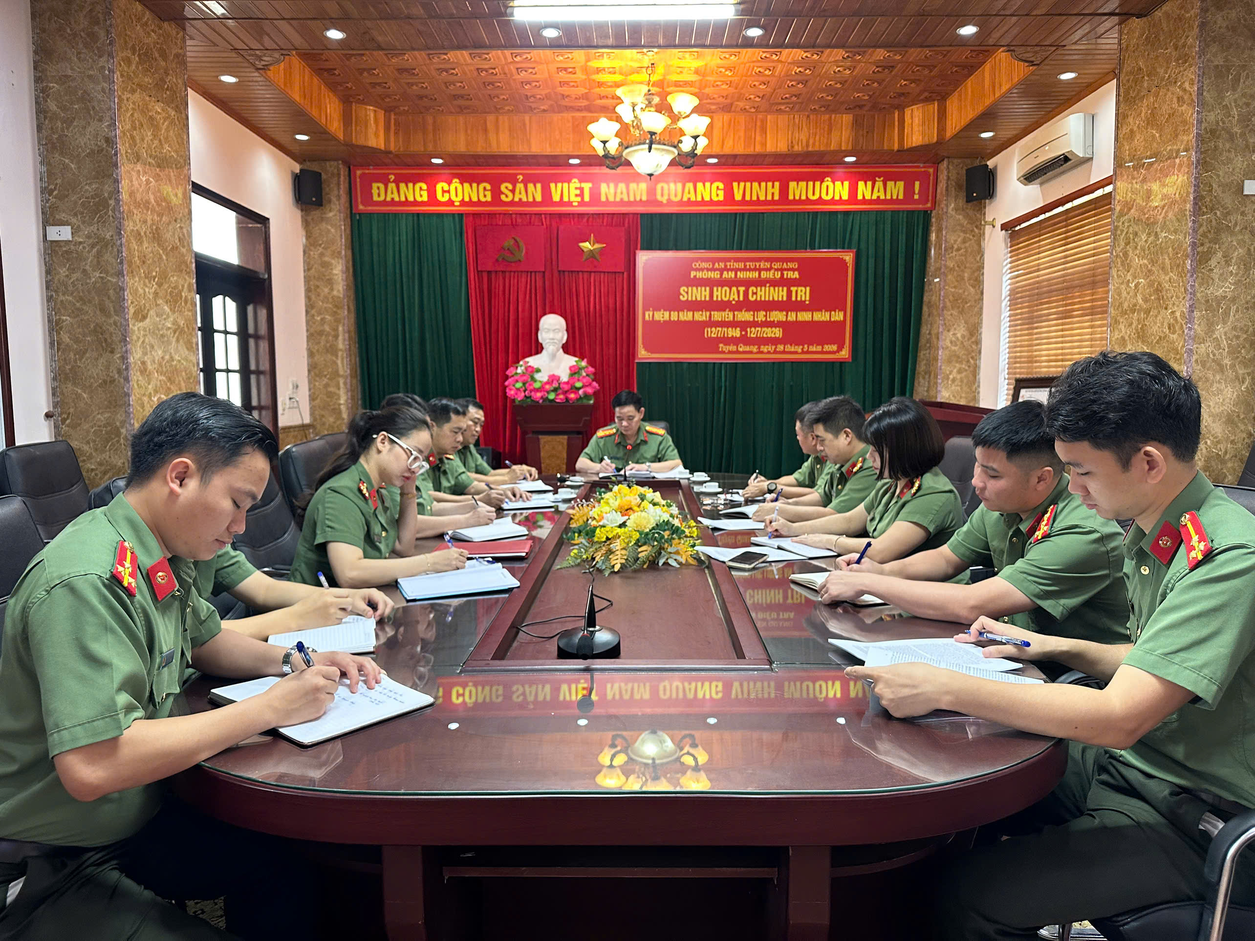 PHÒNG AN NINH ĐIỀU TRA TỔ CHỨC SINH HOẠT CHÍNH TRỊ KỶ NIỆM 80 NĂM NGÀY TRUYỀN THỐNG LỰC LƯỢNG AN NINH NHÂN DÂN