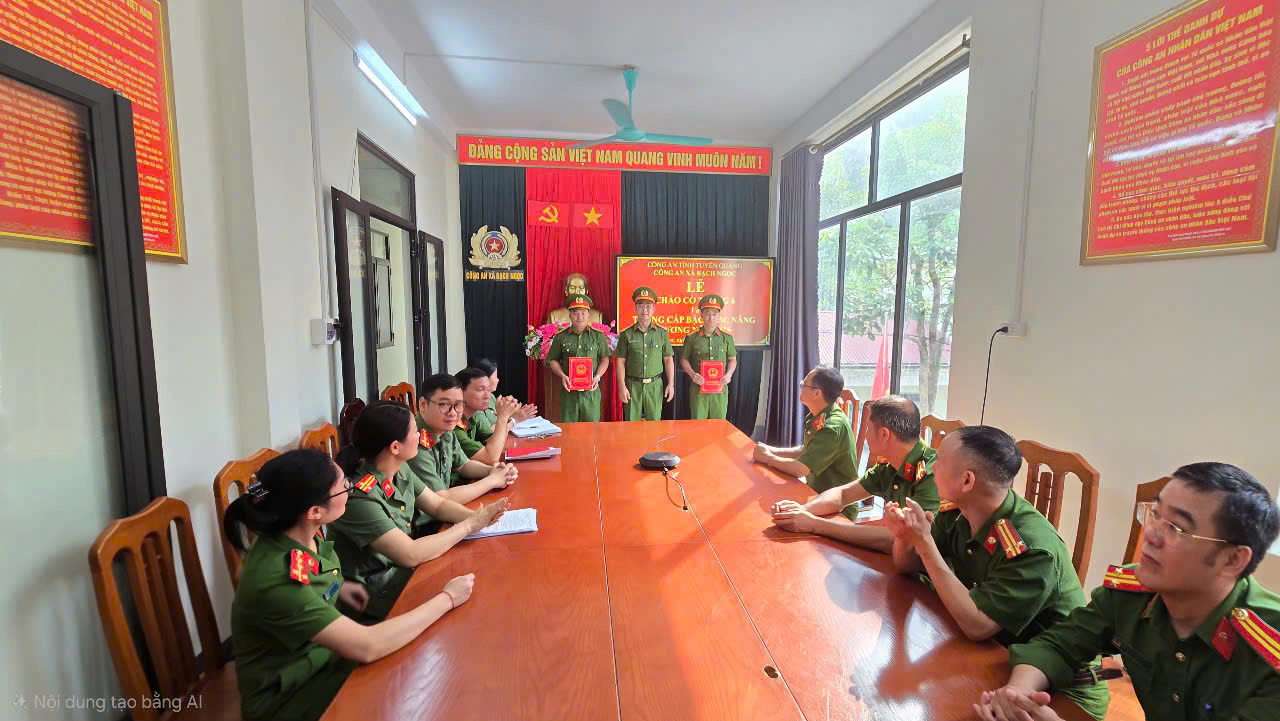 CÔNG AN XÃ BẠCH NGỌC TỔ CHỨC LỄ CHÀO CỜ THÁNG 6 VÀ CÔNG BỐ QUYẾT ĐỊNH THĂNG CẤP BẬC HÀM, NÂNG LƯƠNG NĂM 2026