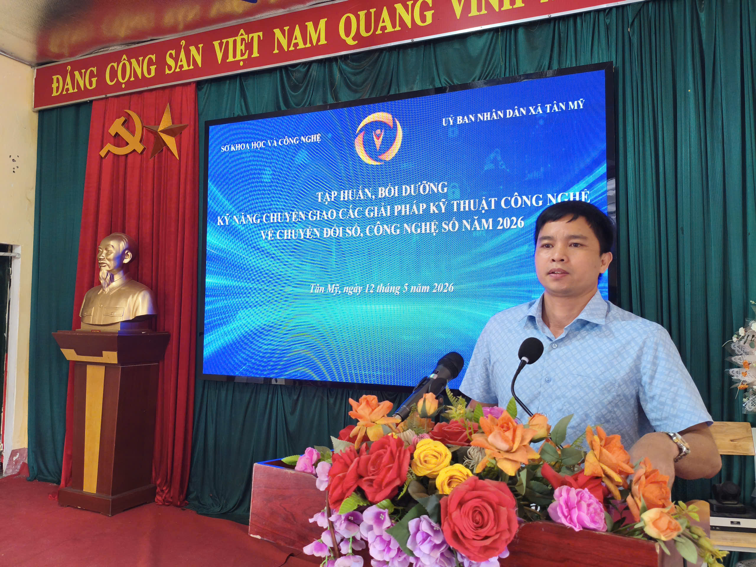 KHAI MẠC LỚP BỒI DƯỠNG VỀ CHUYỂN ĐỔI SỐ TẠI XÃ TÂN MỸ