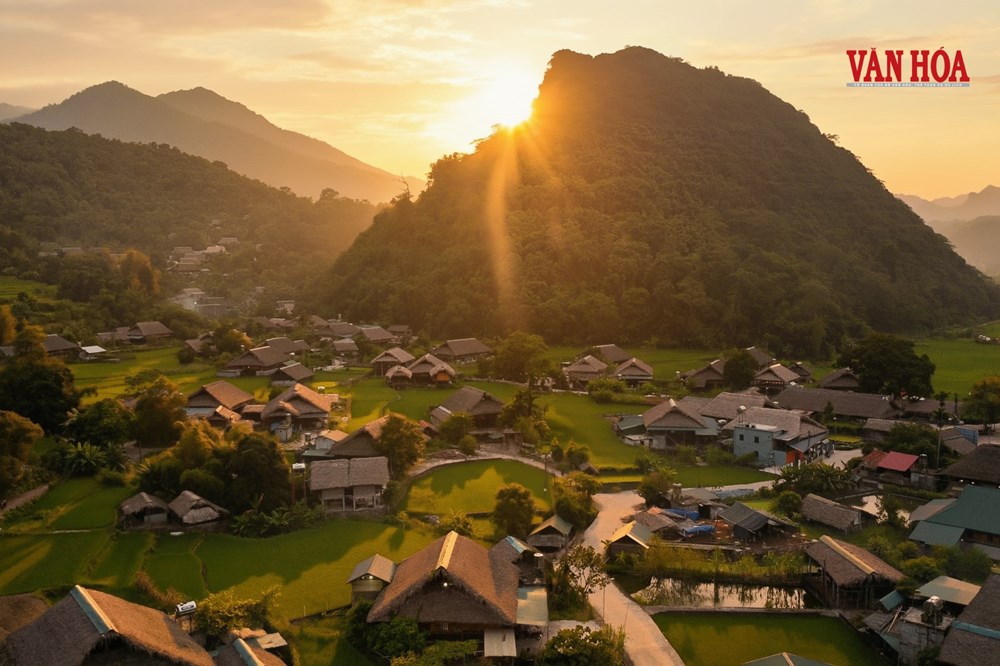 Về thôn Tha “nghe” khói nếp kể chuyện bản Tày 800 năm tuổi
