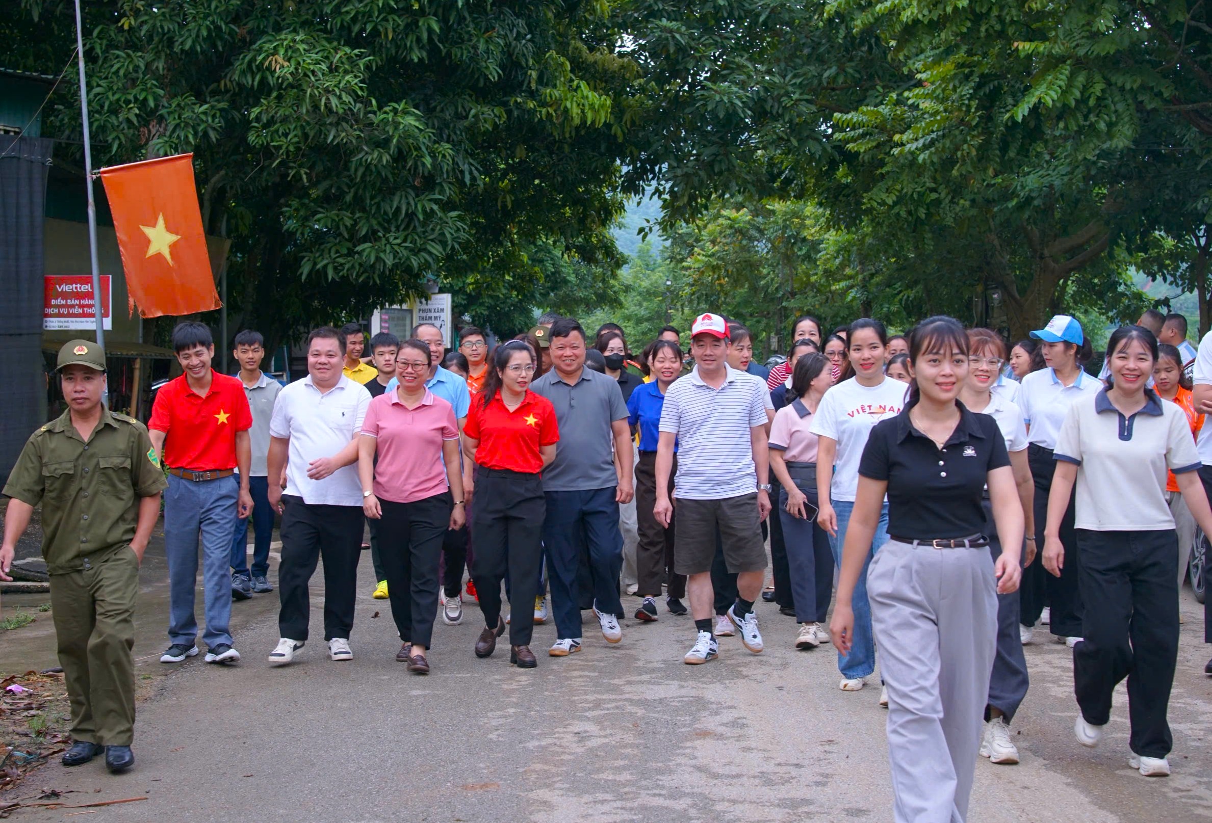 XÃ YÊN PHÚ HƯỞNG ỨNG CHƯƠNG TRÌNH ĐI BỘ “CÙNG VIỆT NAM TIẾN BƯỚC” NĂM 2026