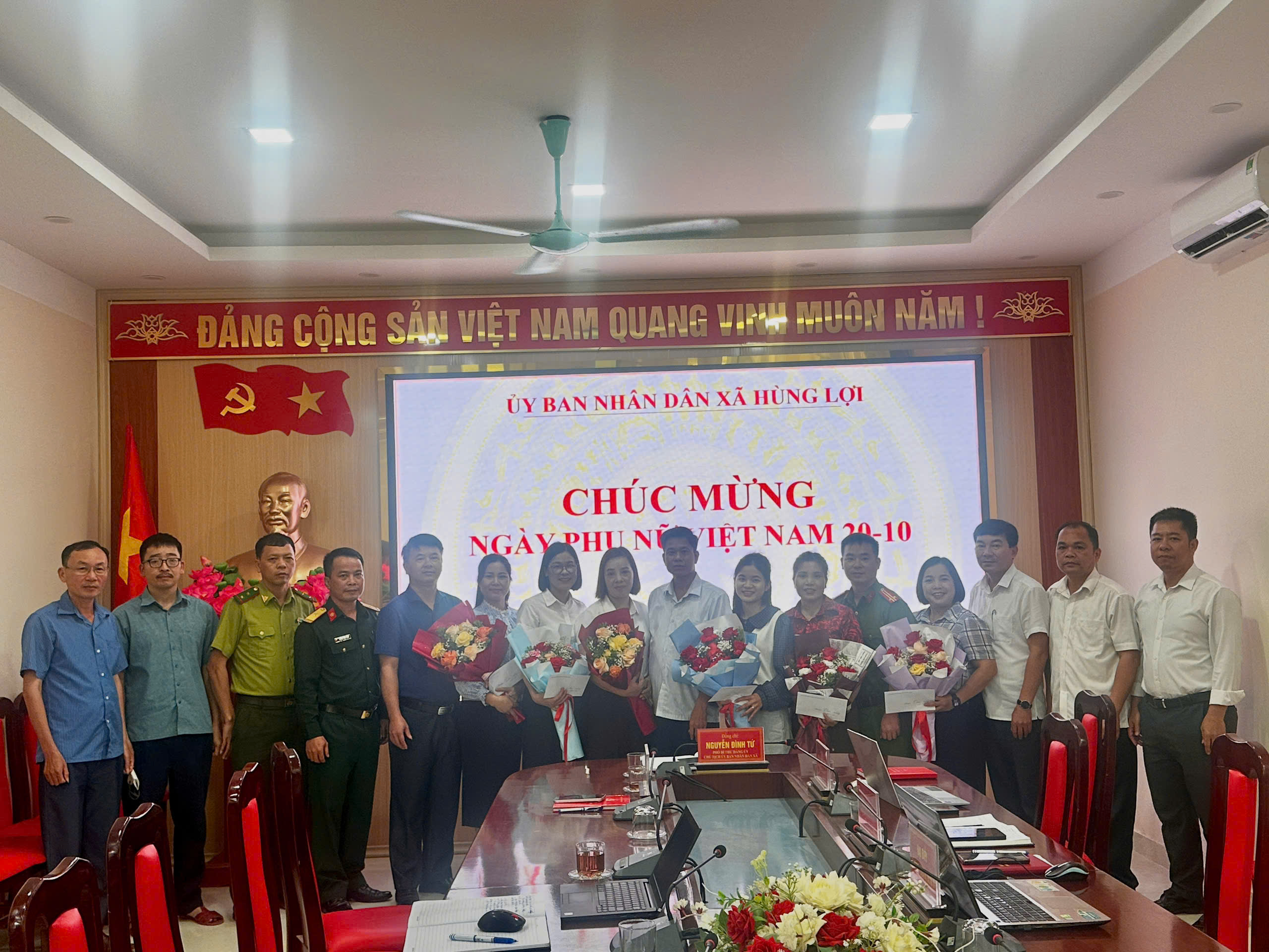 XÃ HÙNG LỢI GẶP MẶT CHÚC MỪNG NGÀY PHỤ NỮ VIỆT NAM 20/10