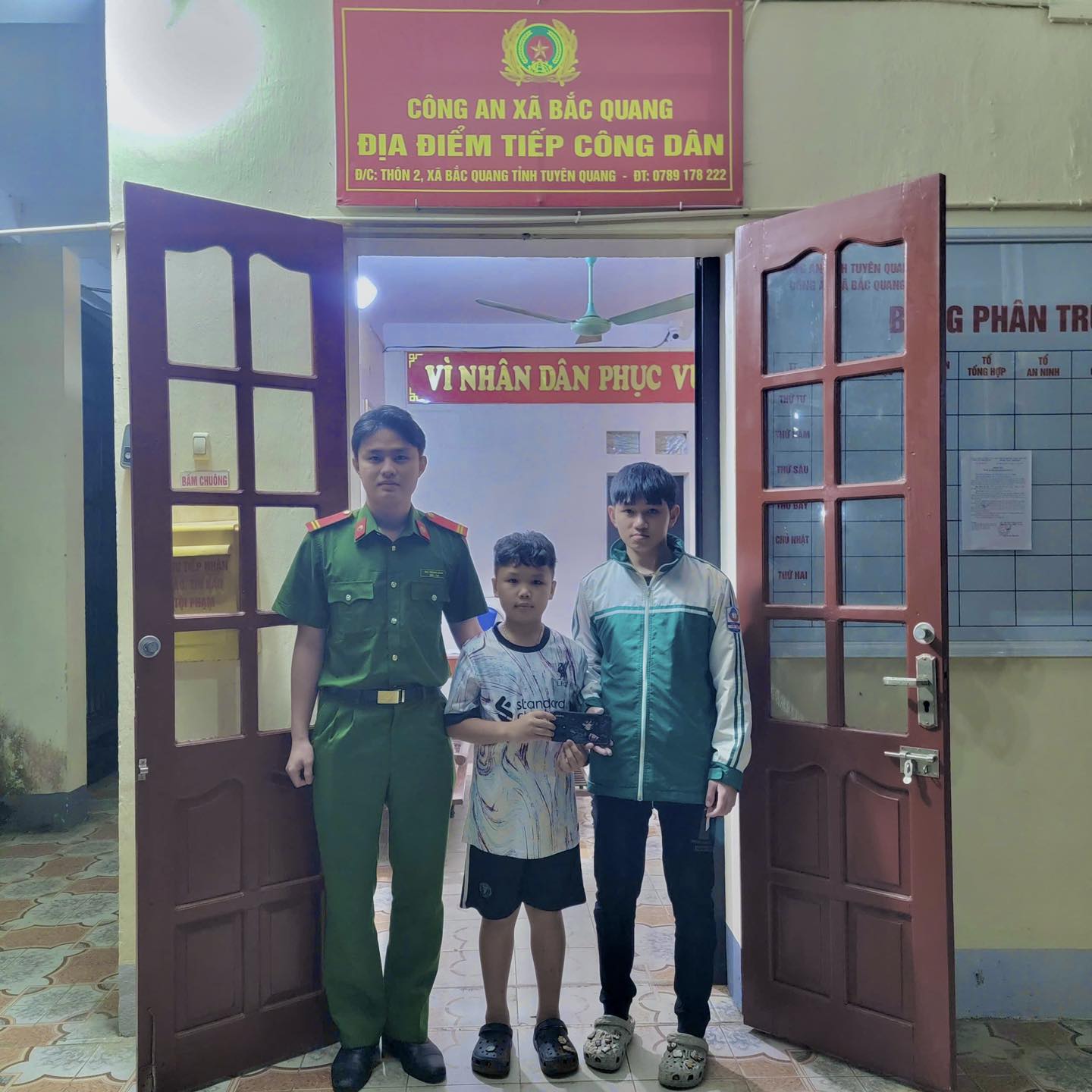  HÀNH ĐỘNG ĐẸP CỦA CẬU HỌC TRÒ LỚP 5 TẠI TRƯỜNG TIỂU HỌC NGUYỄN TRÃI 