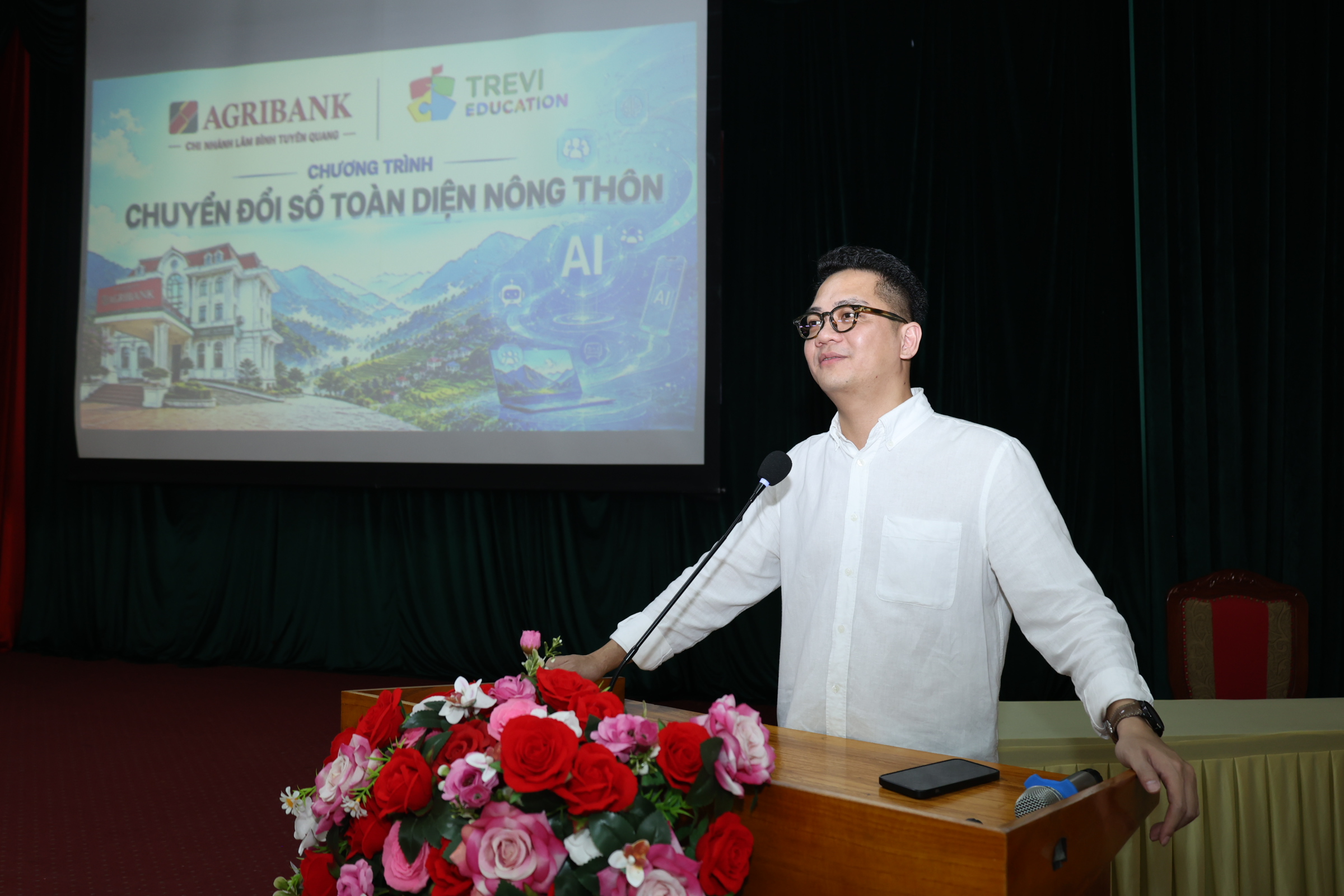 Agribank Chi nhánh Lâm Bình Tuyên Quang tổ chức chương trình đào tạo AI cho cán bộ cơ sở