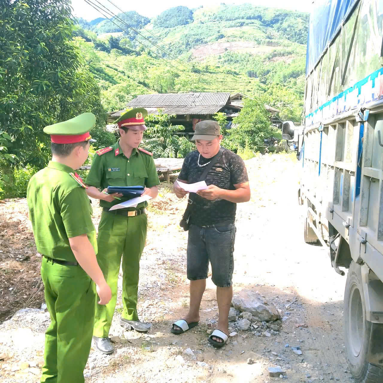 CÔNG AN XÃ MINH SƠN TRIỂN KHAI ĐỒNG BỘ CÁC BIỆN PHÁP ĐẢM BẢO ANTT
