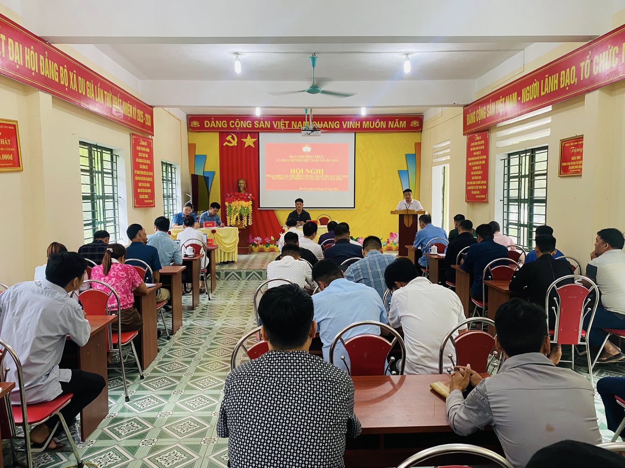 Ủy ban MTTQ Việt Nam xã Du Già tổ chức Hội nghị phản biện xã hội đối với dự thảo Đề án sắp xếp tổ chức lại thôn năm 2026