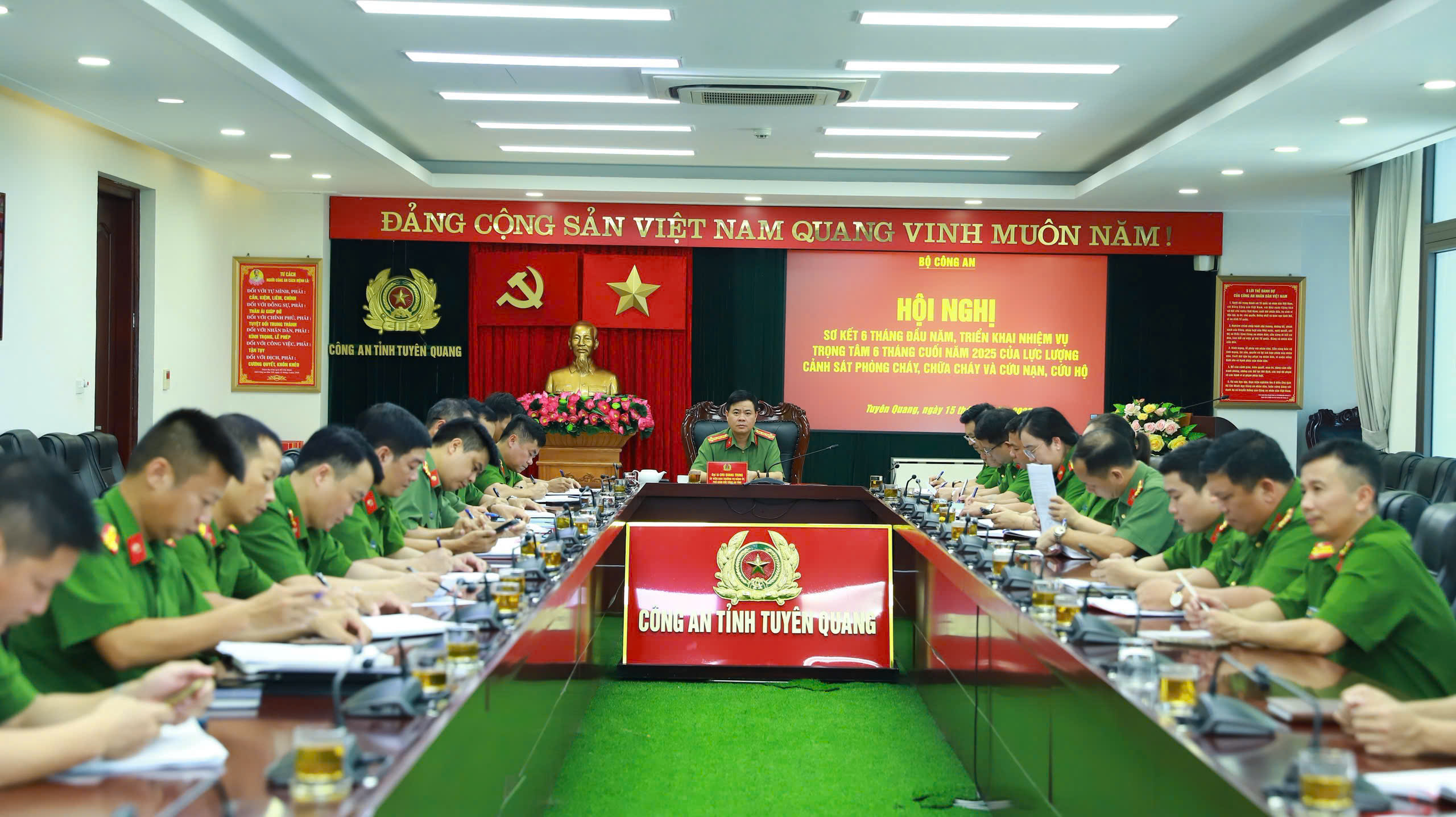 NÂNG CAO HIỆU QUẢ CÔNG TÁC PCCC VÀ CNCH
