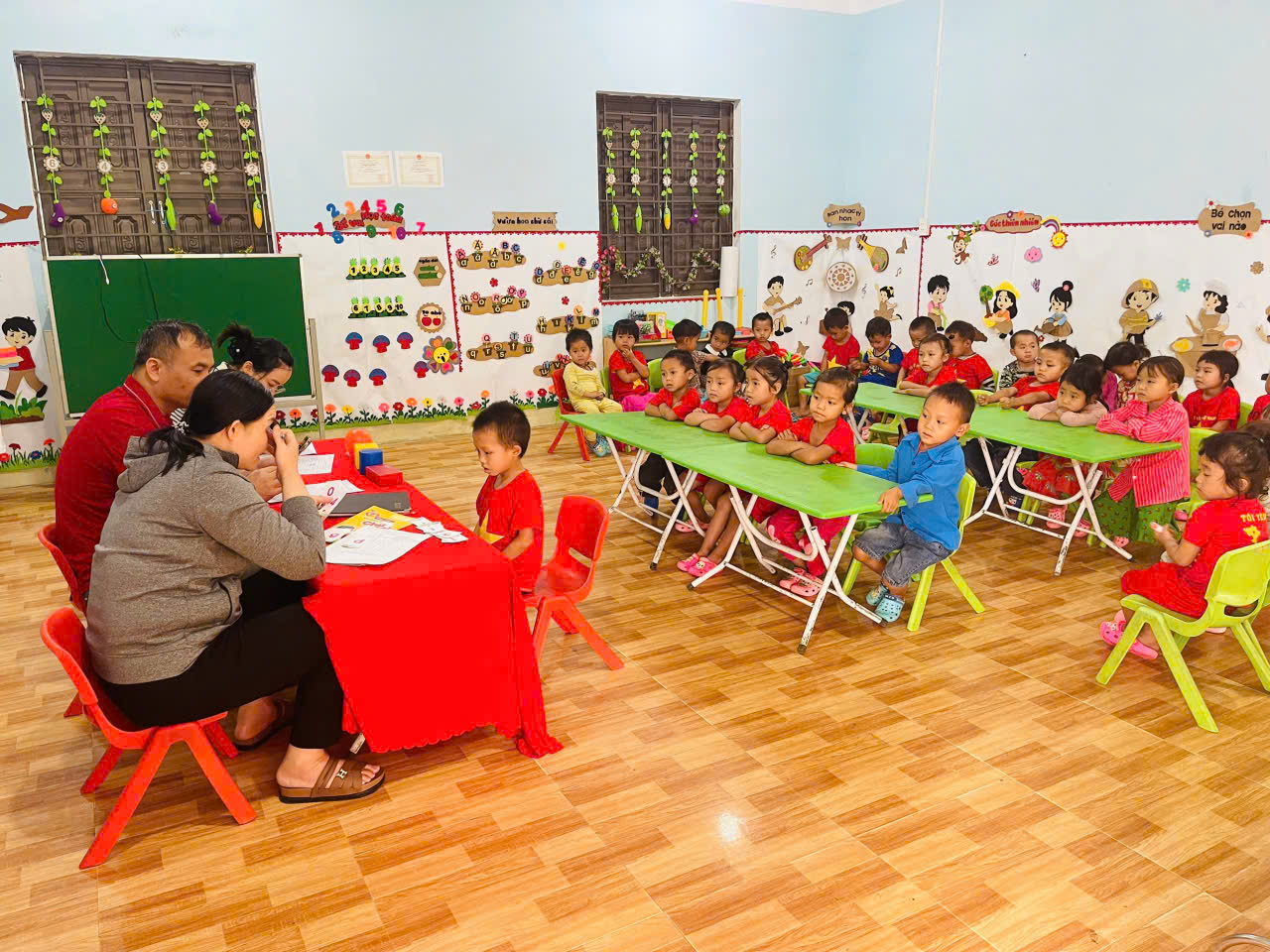 Trường Mầm non Sủng Trà khảo sát chất lượng giáo dục cuối năm học