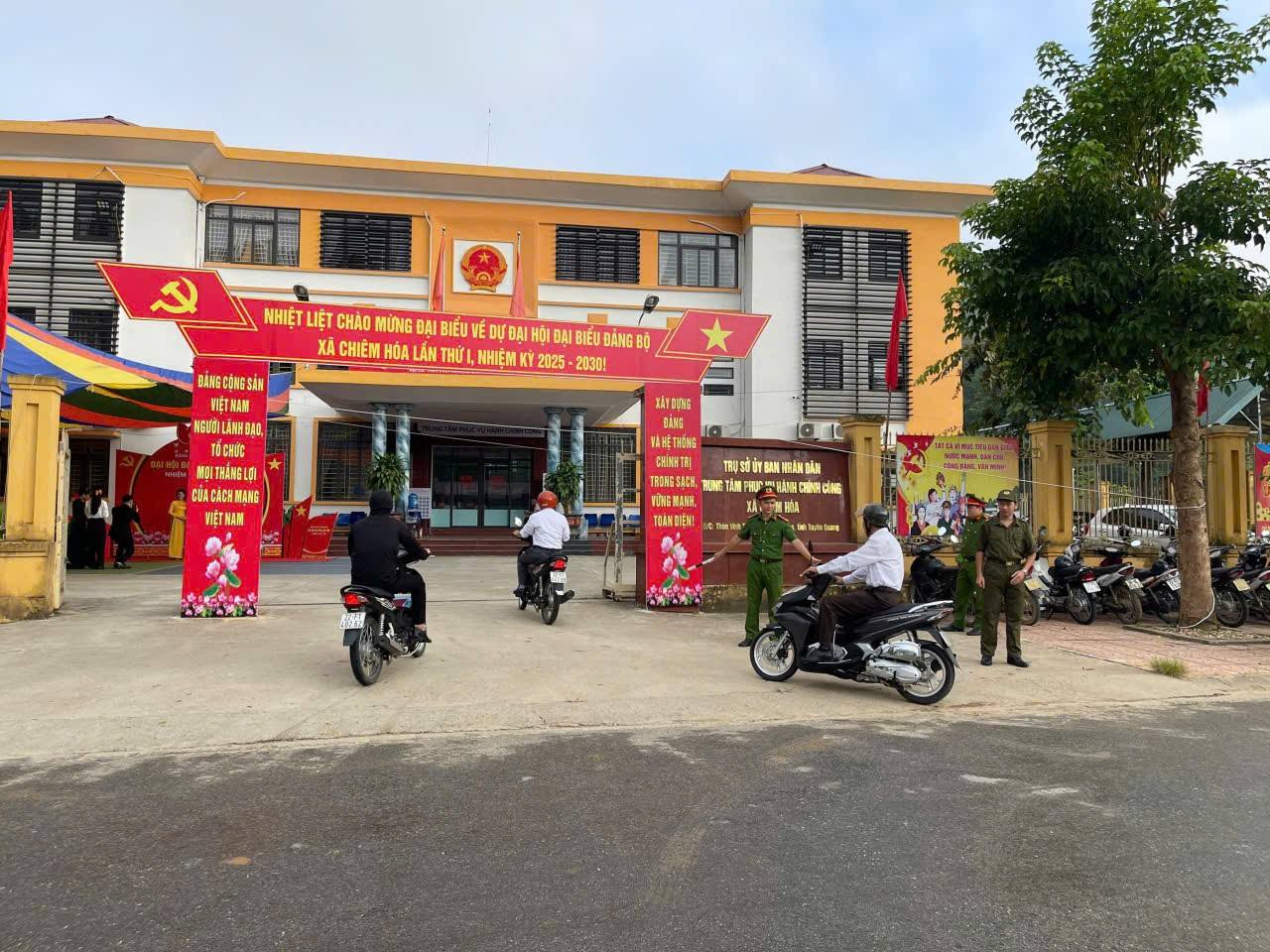 CÔNG AN XÃ CHIÊM HÓA THAM GIA ĐẢM BẢO ANTT ĐẠI HỘI ĐẢNG BỘ XÃ LẦN THỨ I, NHIỆM KỲ 2025 - 2030