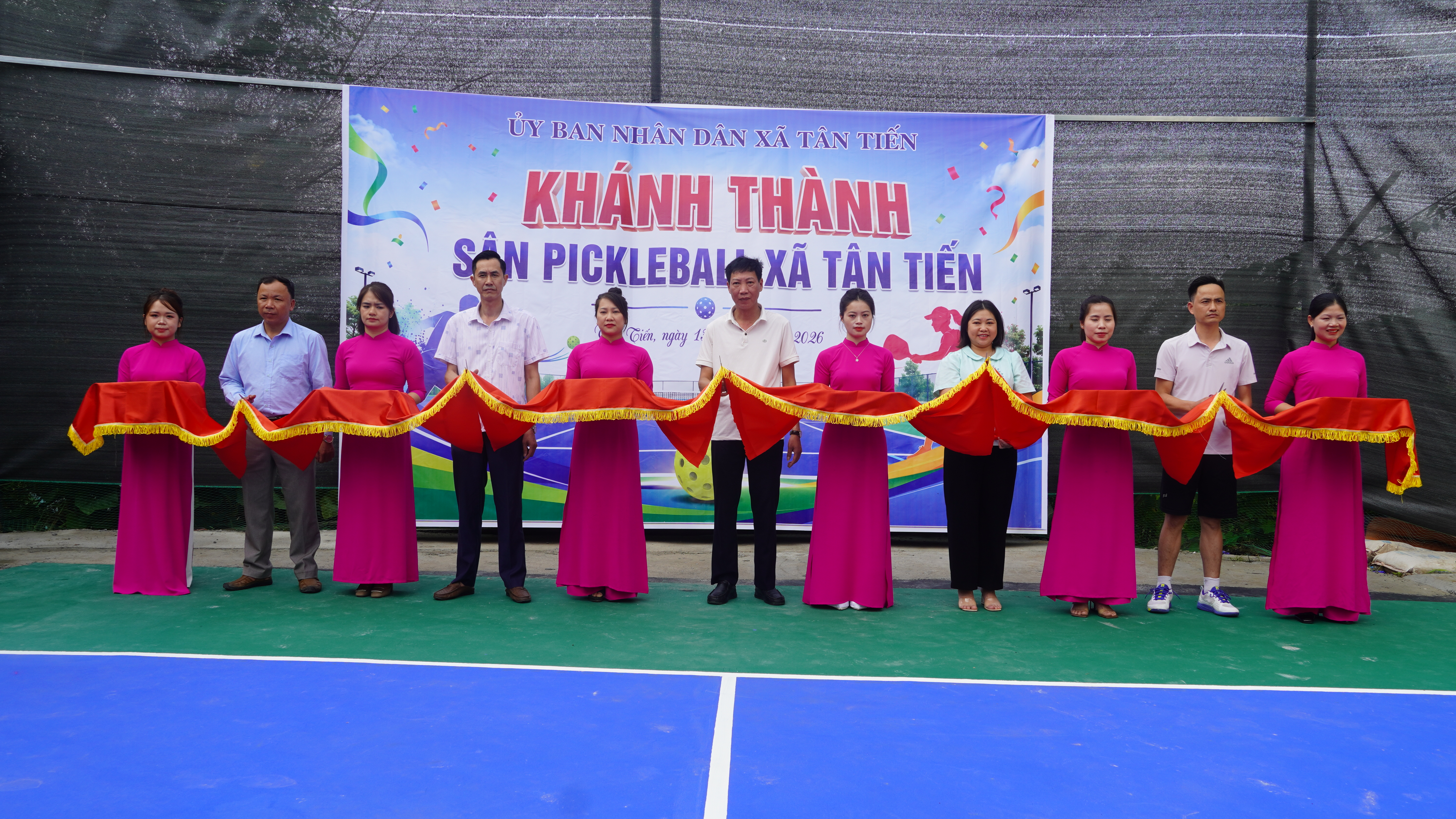Lễ cắt băng khánh thành sân pickleball và tổ chức giải Pickleball xã Tân Tiến