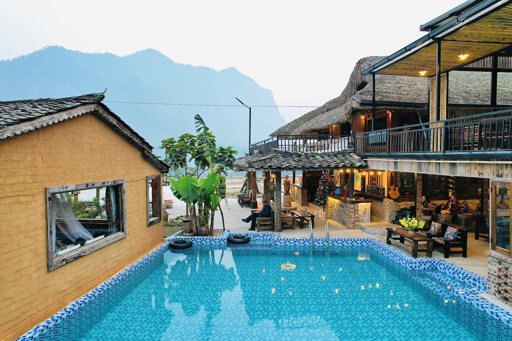 53ec9fefcfe4faa7f7bea59f173befe8