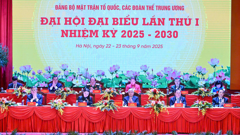 Đổi mới phương thức hoạt động của đoàn thể, tập hợp và phát huy hiệu quả sức mạnh lòng dân