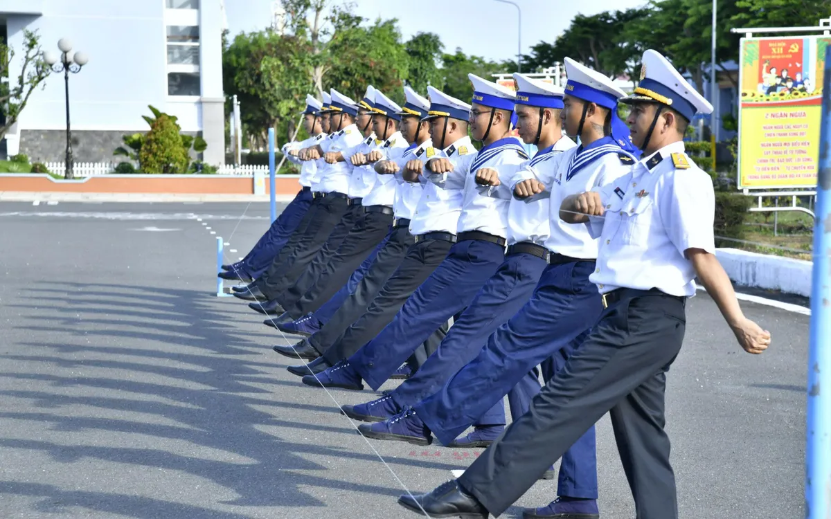 Lữ đoàn 167 Hải quân đột phá huấn luyện chiến đấu