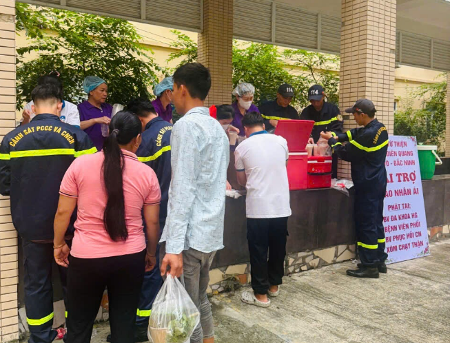 LAN TỎA YÊU THƯƠNG - ẤM LÒNG NGƯỜI BỆNH 
