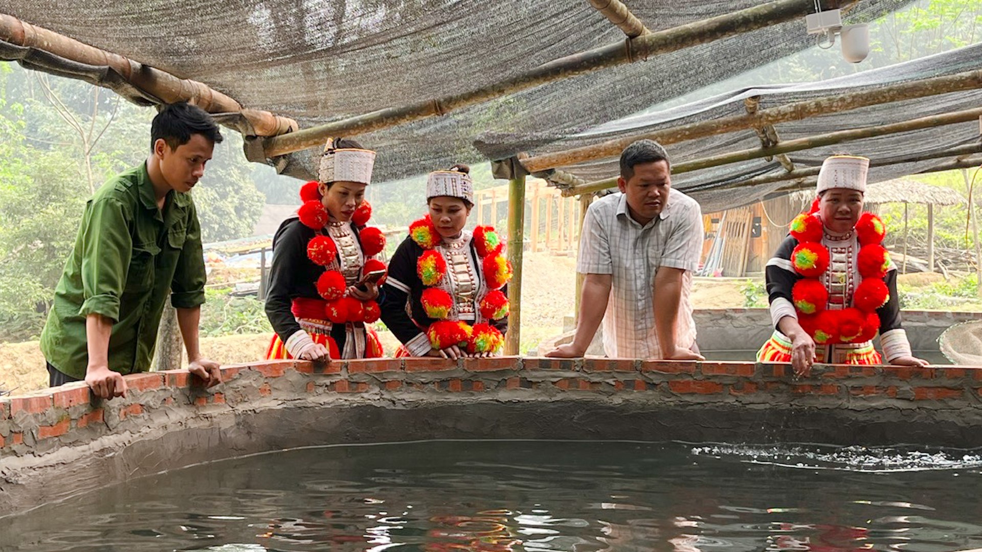 Bàn Thừa Hưng – Người truyền lửa cho bản làng