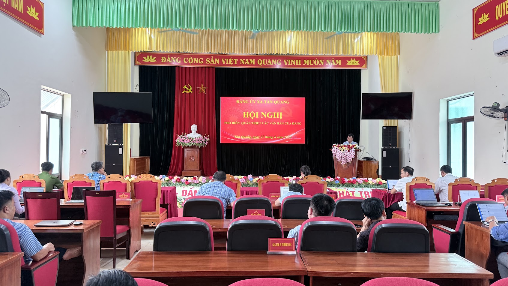 Đảng ủy xã Tân Quang tổ chức Hội nghị phổ biến, quán triệt các văn bản của Đảng