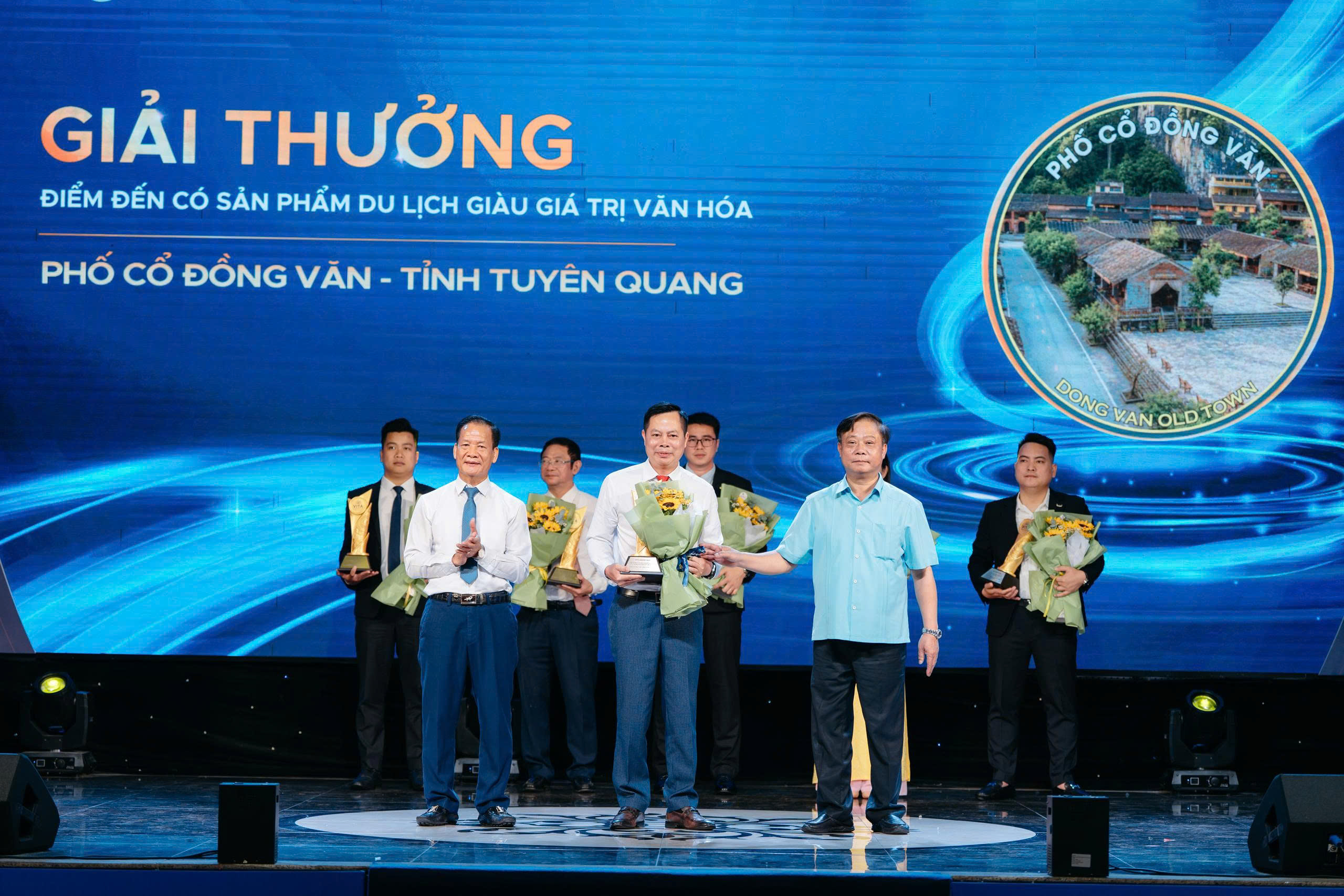 Phố cổ Đồng Văn vinh dự đón nhận danh hiệu “Điểm đến có sản phẩm du lịch giàu giá trị văn hóa” tại Giải thưởng VITA Awards 2026