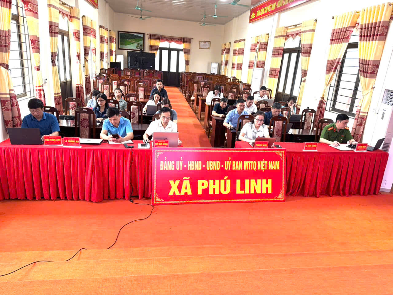 XÃ PHÚ LINH THAM DỰ HỘI NGHỊ TRỰC TUYẾN TOÀN QUỐC SƠ KẾT 01 NĂM 6 THÁNG TRIỂN KHAI THỰC HIỆN NGHỊ QUYẾT SỐ 57-NQ/TW
