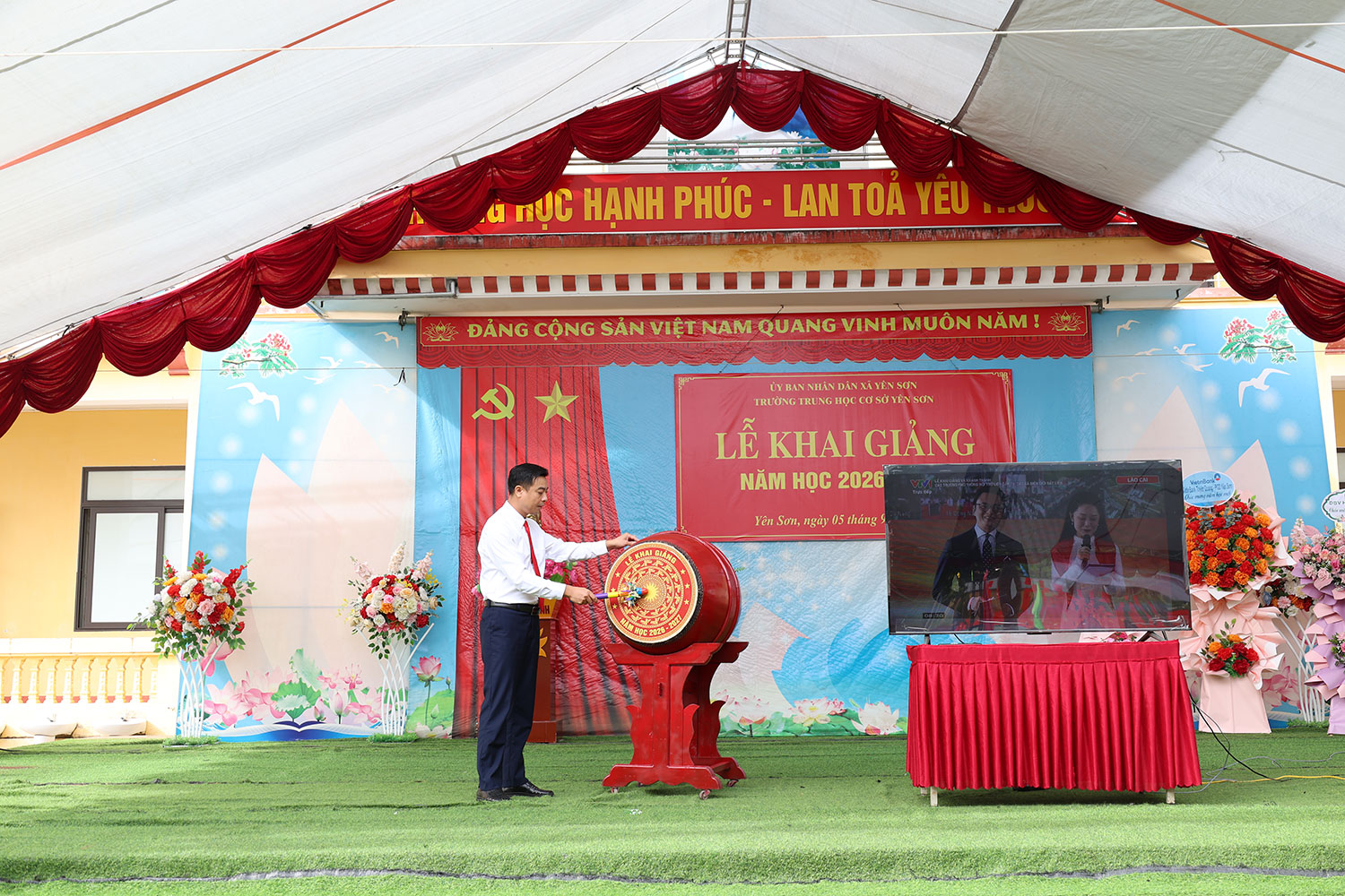 khai-giang5.jpg