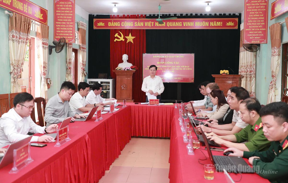 Trưởng ban Tổ chức Tỉnh ủy Trần Quang Minh làm việc với Đảng ủy xã Giáp Trung