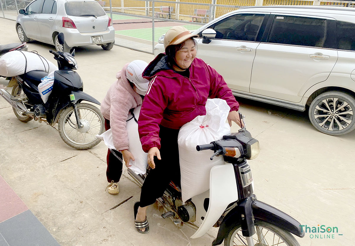 Xã Thái Sơn tổ chức phát gạo hỗ trợ cho các hộ gia đình có nguy cơ thiếu lương thực dịp Tết Nguyên đán Bính Ngọ năm 2026