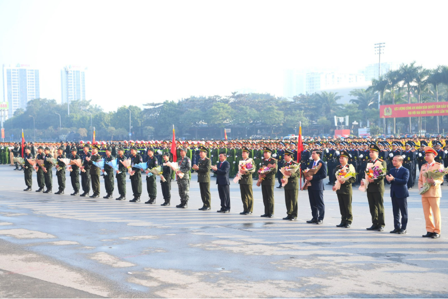 TẬP TRUNG TOÀN LỰC ĐẢM BẢO TUYỆT ĐỐI AN NINH, AN TOÀN ĐẠI HỘI ĐẠI BIỂU TOÀN QUỐC LẦN THỨ XIV CỦA ĐẢNG