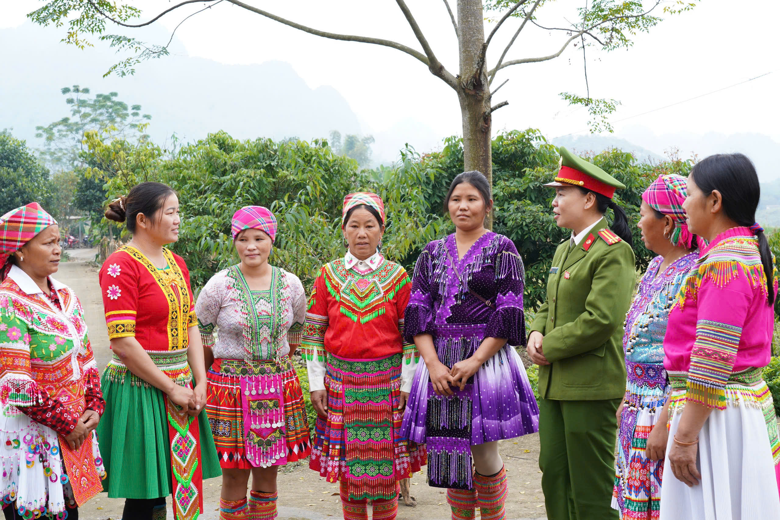 GÌN GIỮ DI SẢN VÔ GIÁ - PHÁT HUY TRUYỀN THỐNG VẺ VANG – CÔNG AN TUYÊN QUANG VỮNG TIN BƯỚC VÀO KỶ NGUYÊN PHÁT TRIỂN MỚI CỦA DÂN TỘC