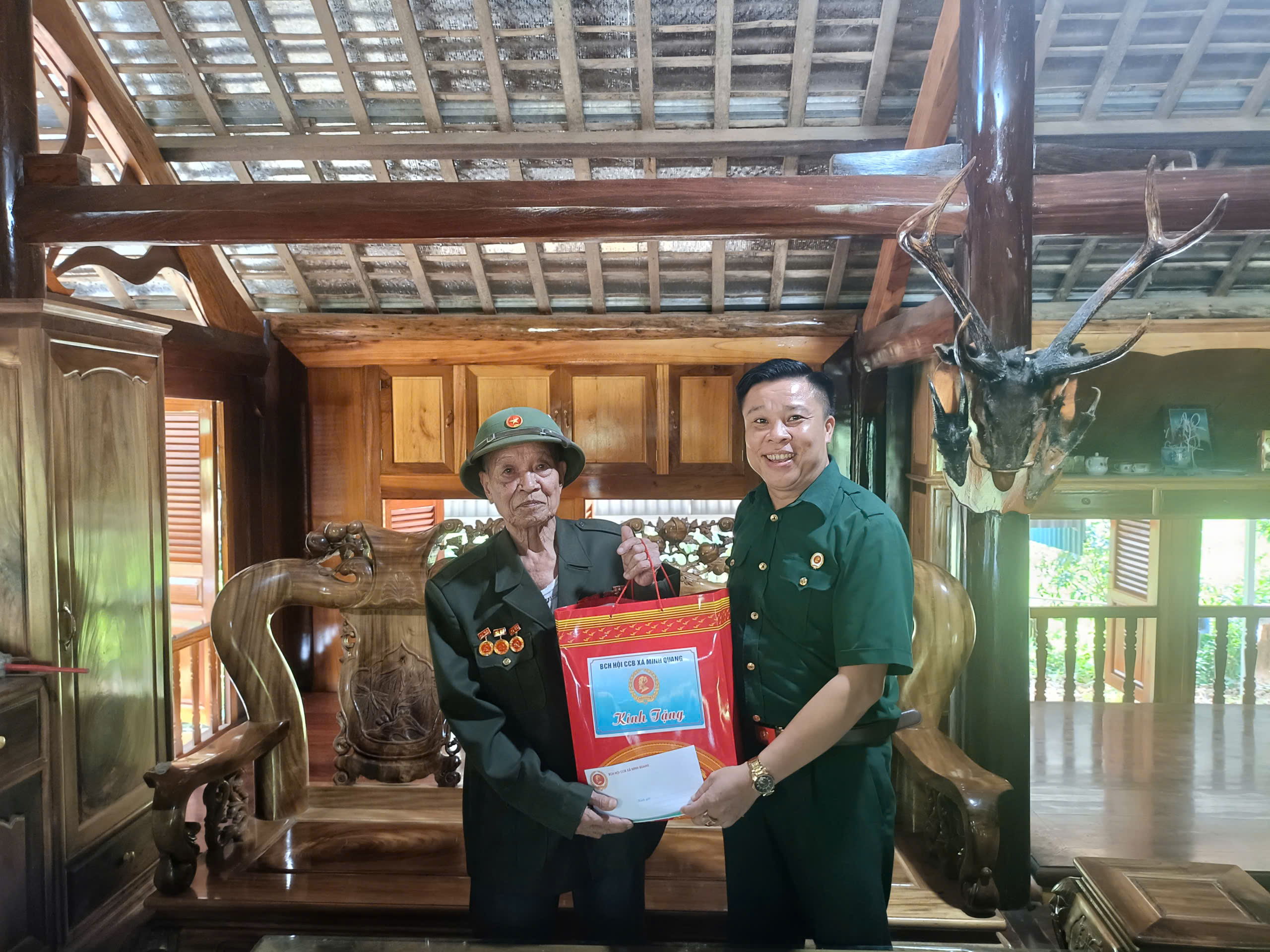 Hội Cựu chiến binh xã Minh Quang tổ chức các hoạt động kỷ niệm 79 năm Ngày Thương binh - Liệt sĩ