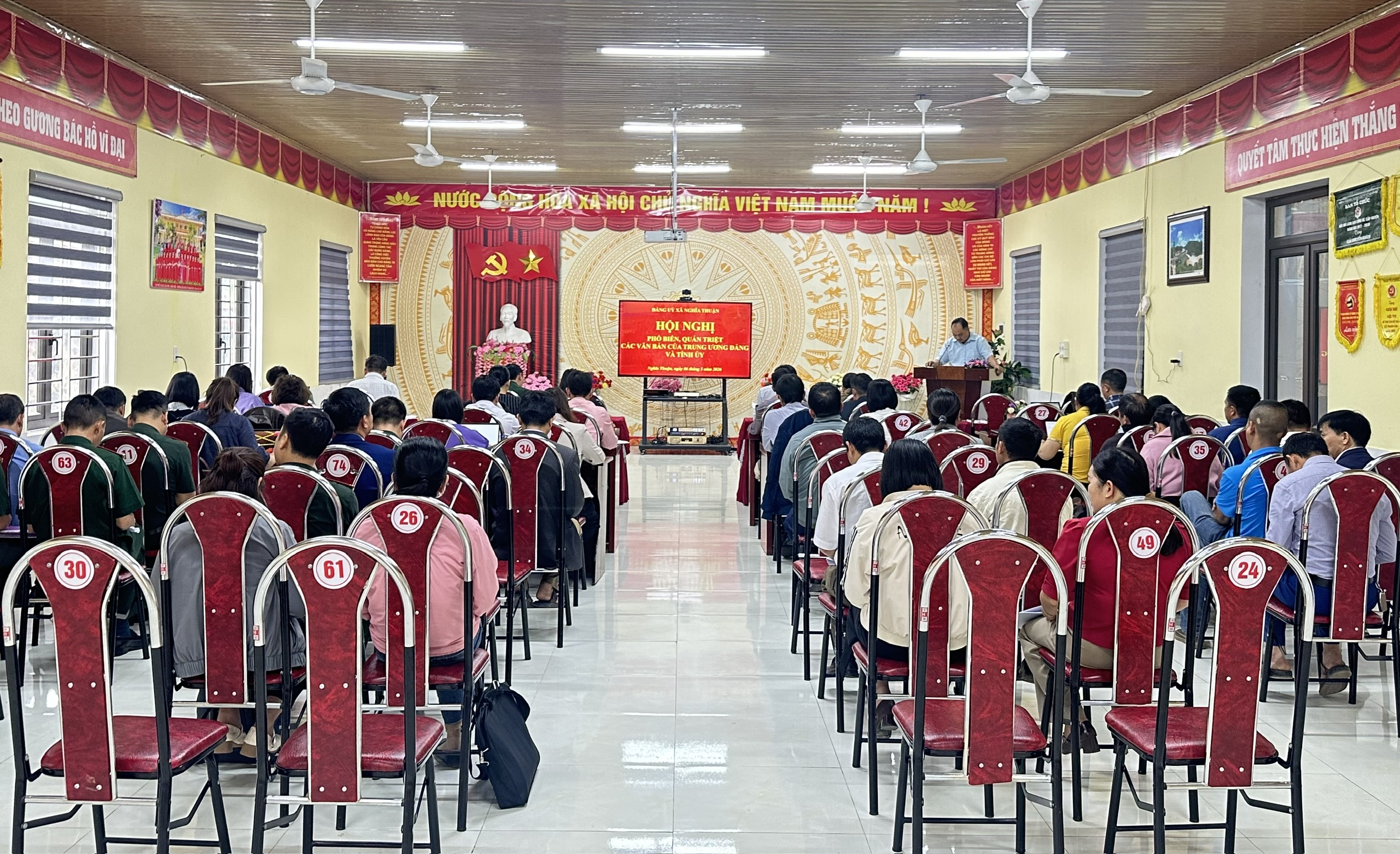 Xã Nghĩa Thuận. Hội nghị phổ biến, quán triệt các văn bản của Trung ương và Tỉnh ủy 