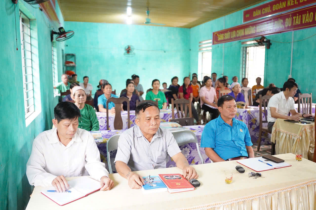XÃ TÂN TRỊNH TỔ CHỨC TIẾP XÚC CỬ TRI SAU KỲ HỌP THỨ NHẤT HĐND XÃ KHÓA XXIII