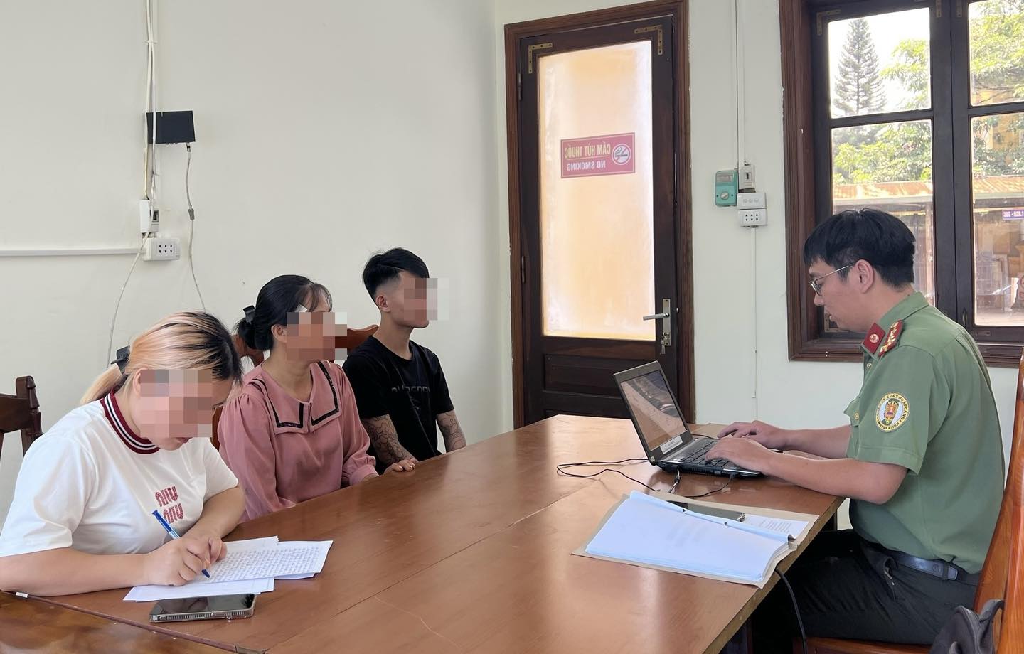  GIẢI CỨU NẠN NHÂN TỪ CAMPUCHIA TRỞ VỀ