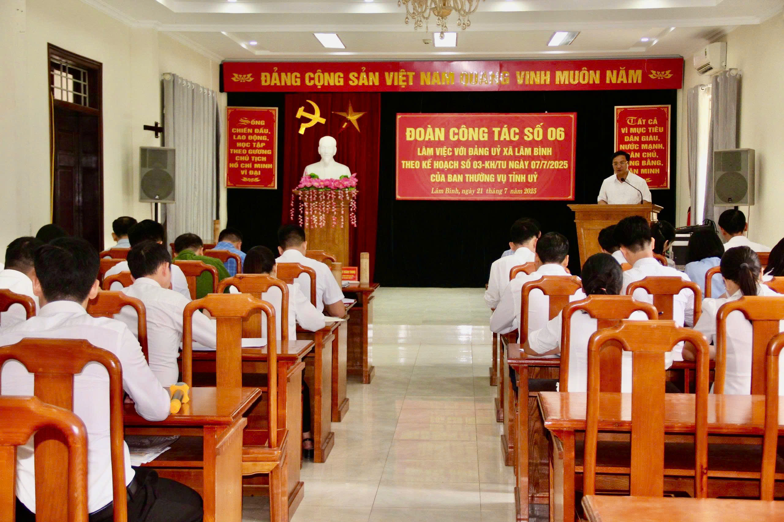 Đoàn công tác số 06 của Ban Thường vụ Tỉnh uỷ làm việc với Đảng uỷ xã Lâm Bình