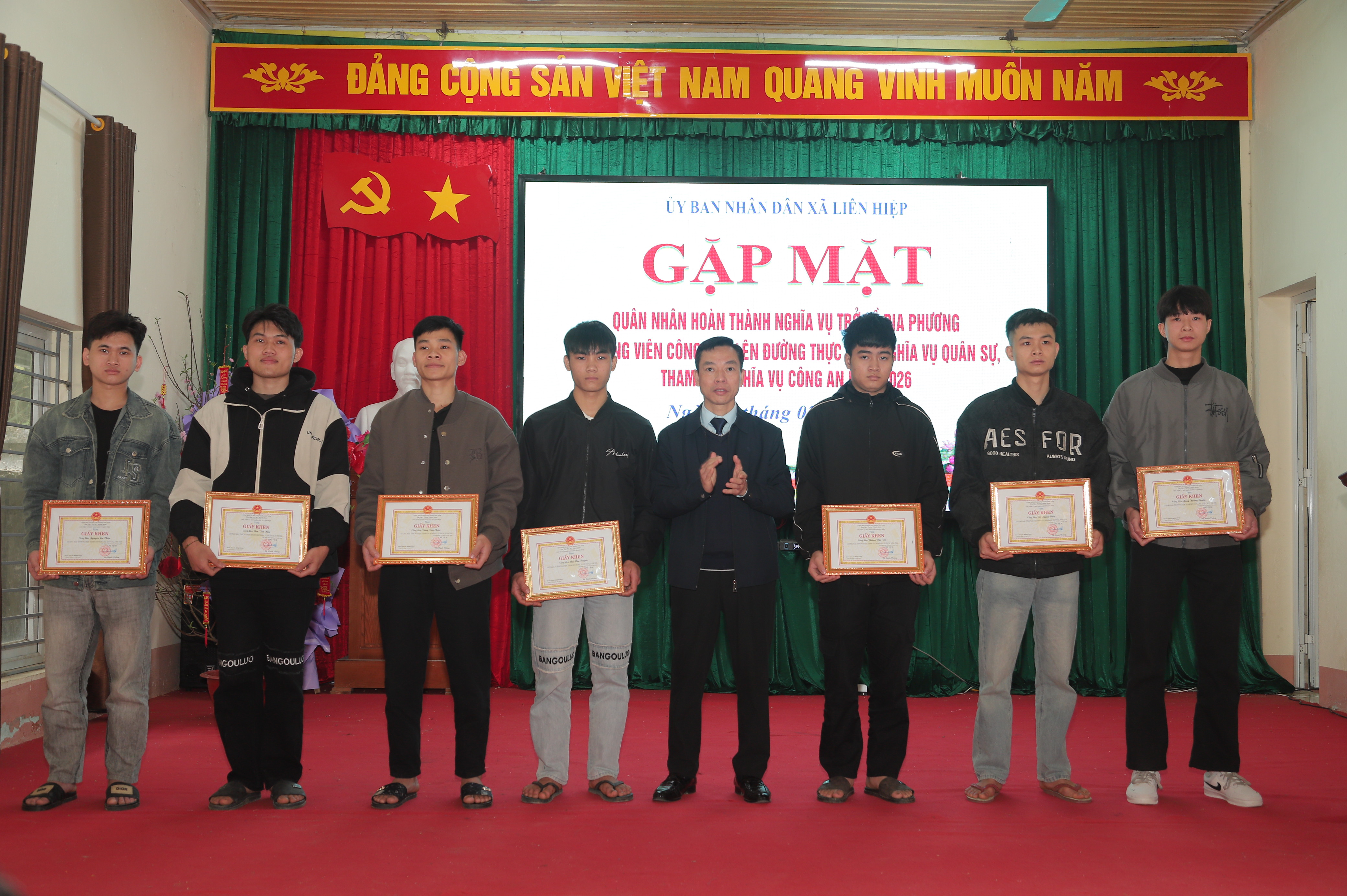 GẶP MẶT QUÂN NHÂN HOÀN THÀNH NGHĨA VỤ QUÂN SỰ TRỞ VỀ ĐỊA PHƯƠNG VÀ CÔNG DÂN CHUẨN BỊ LÊN ĐƯỜNG NHẬP NGŨ NĂM 2026