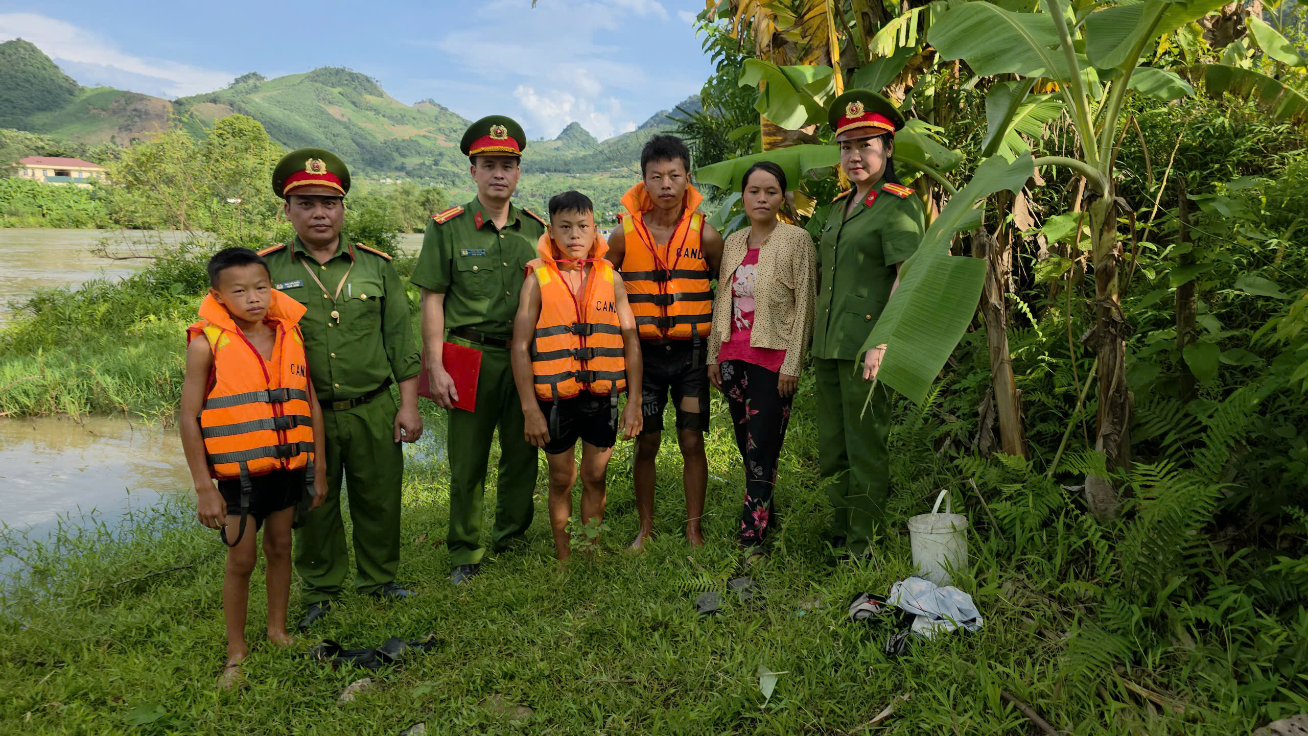 ​CÔNG AN XÃ THUẬN HÒA TĂNG CƯỜNG TUYÊN TRUYỀN PHÒNG, CHỐNG ĐUỐI NƯỚC CHO TRẺ EM TRÊN ĐỊA BÀN