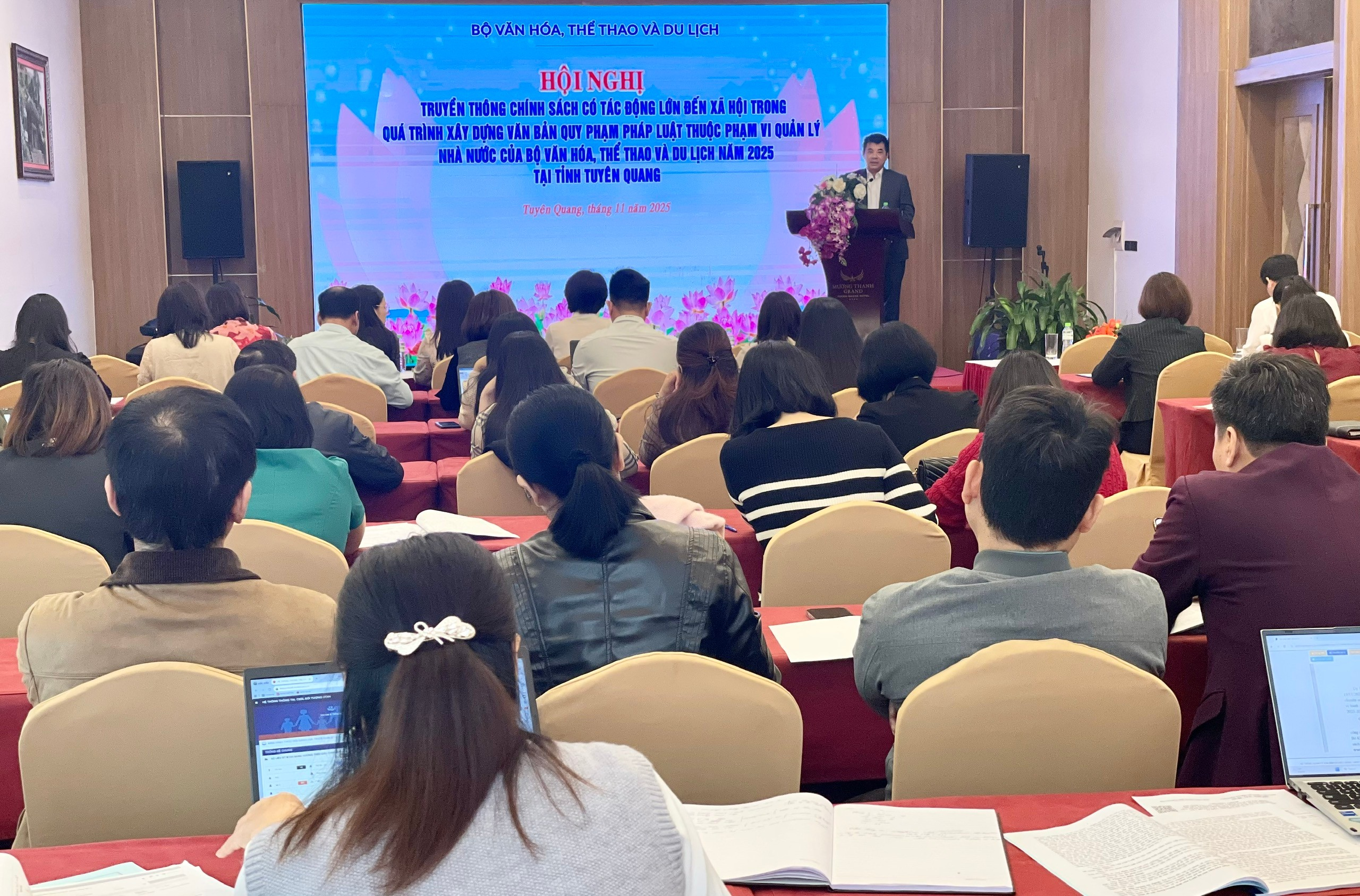 Tổ chức thành công Hội nghị truyền thông chính sách có tác động lớn đến xã hội trong quá trình xây dựng văn bản quy phạm pháp luật thuộc phạm vi quản lý nhà nước của Bộ Văn hóa, Thể thao và Du lịch năm 2025 tại tỉnh Tuyên Quang