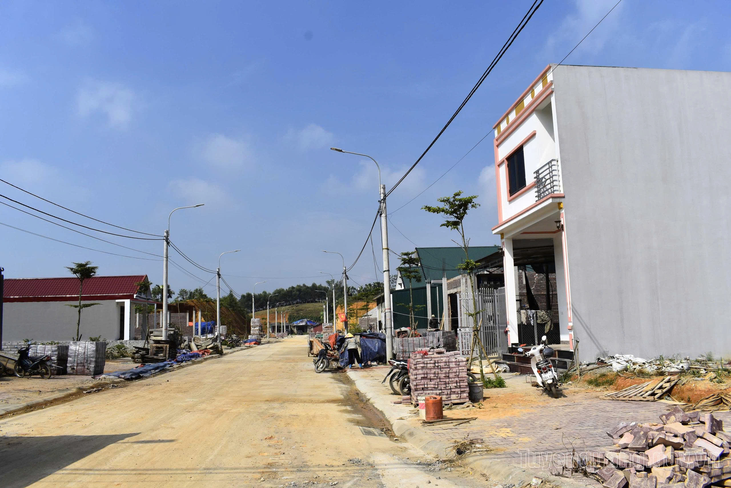 Hoàn thiện khu tái định cư, đẩy nhanh tiến độ các dự án trọng điểm