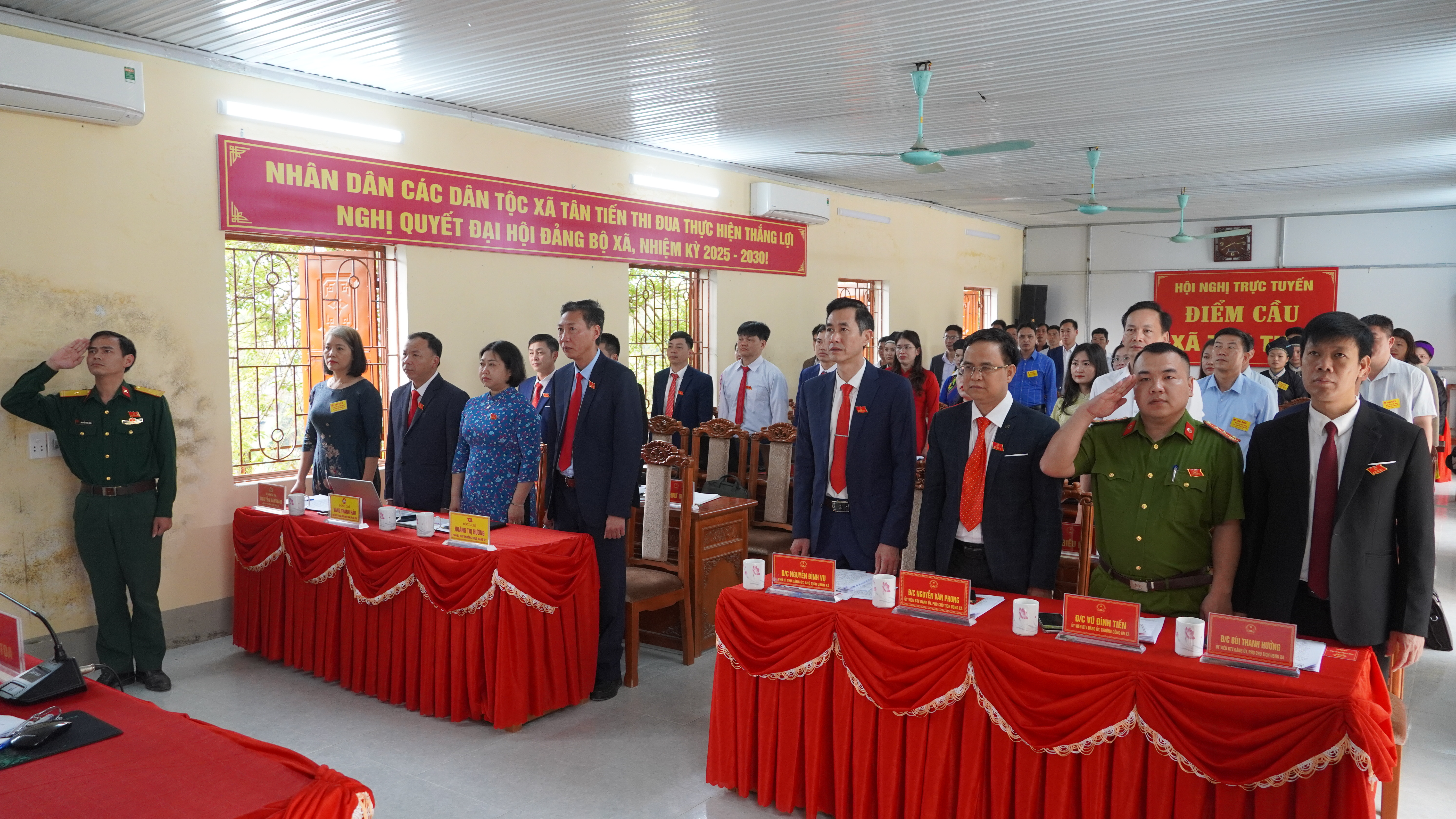 Kỳ họp thứ nhất Hội đồng nhân dân xã Tân Tiến khóa XXI, nhiệm kỳ 2026-2031