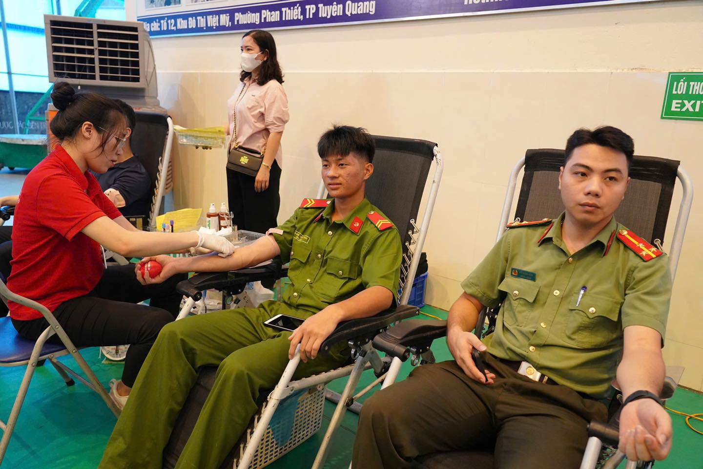 TÍCH CỰC HƯỞNG ỨNG NGÀY HỘI HIẾN MÁU “GIỌT HỒNG XỨ TUYÊN”