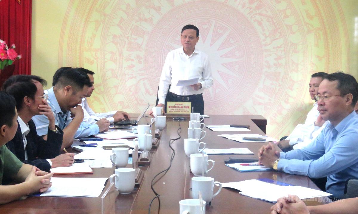 Phó Chủ tịch Thường trực UBND tỉnh Nguyễn Mạnh Tuấn làm việc với xã Xín Mần