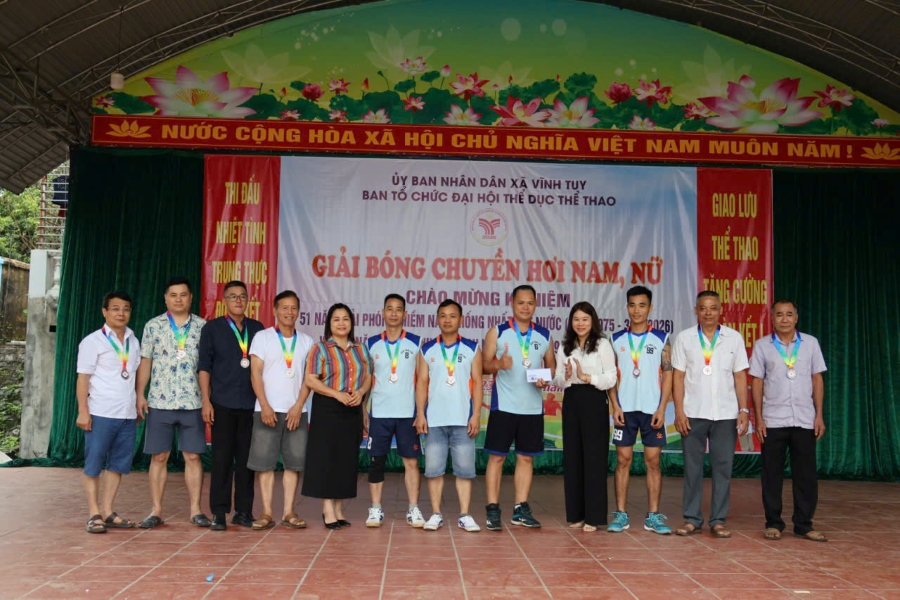 Bế mạc  nam nh&igrave; T&acirc;n Lập.jpg