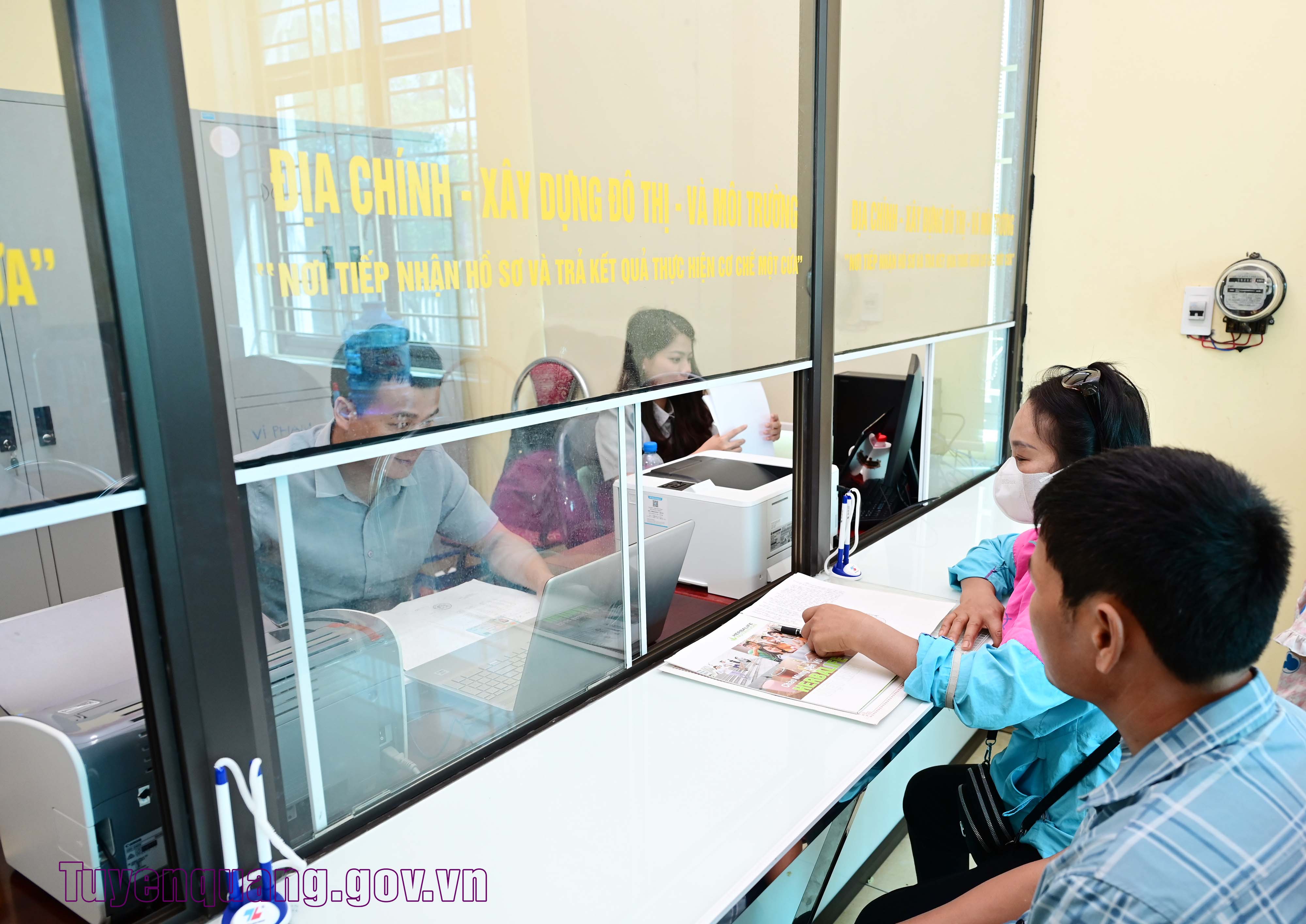 Lấy người dân làm trung tâm phục vụ