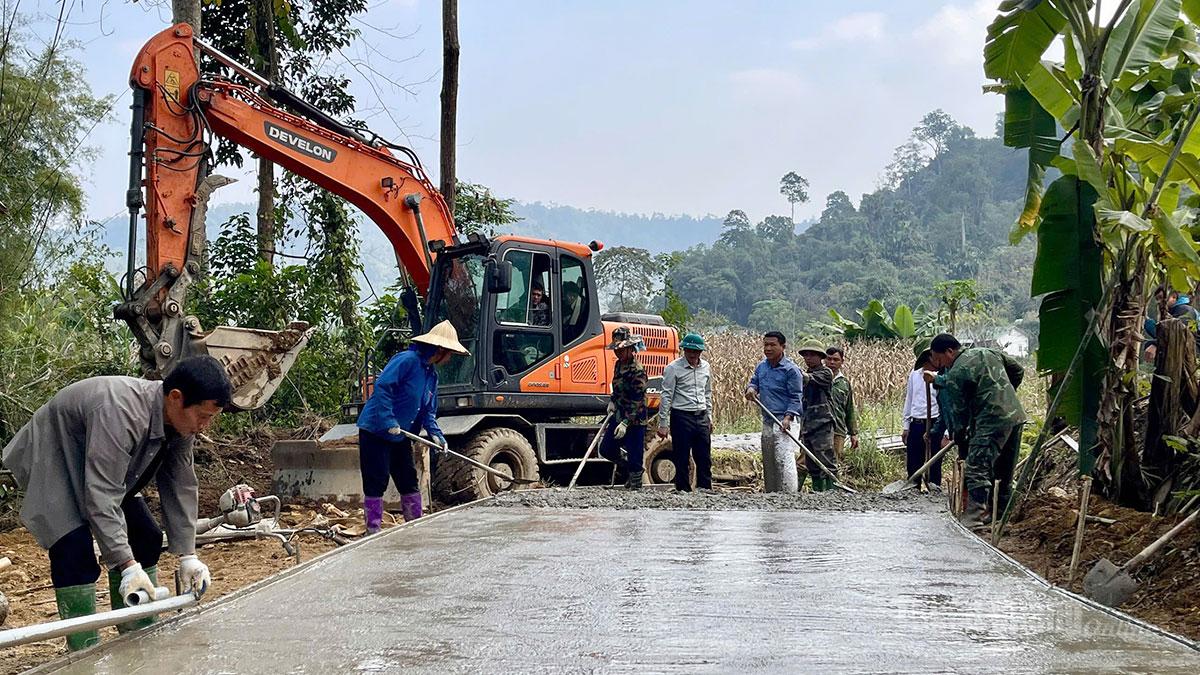 Hiến đất làm đường nội đồng