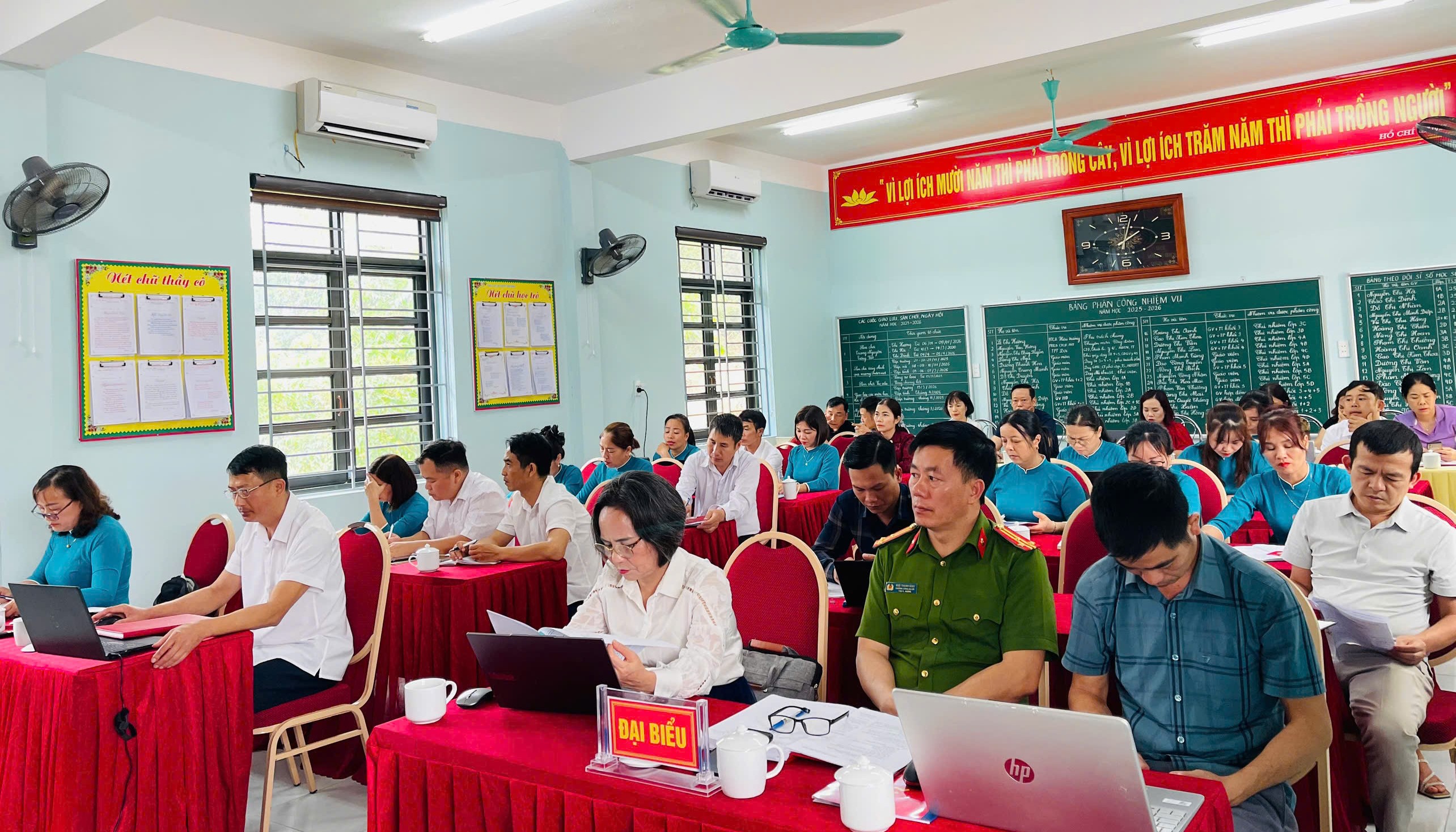 Sinh hoạt 2.jpg