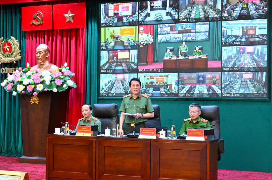 CỦNG CỐ VỮNG CHẮC THẾ TRẬN AN NINH NHÂN DÂN VÀ NIỀM TIN CỦA NHÂN DÂN ĐỐI VỚI LỰC LƯỢNG CÔNG AN