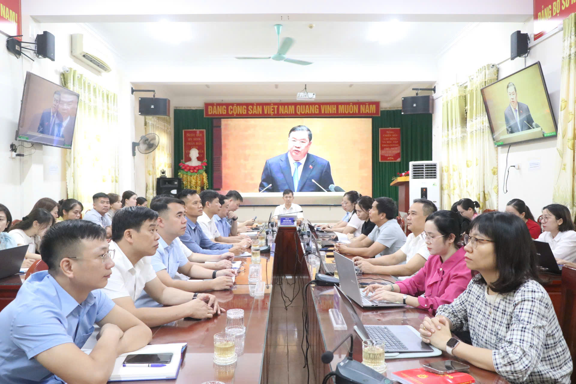 Cán bộ, đảng viên Sở Khoa học và Công nghệ tham gia nghiên cứu, học tập, quán triệt và triển khai thực hiện Nghị quyết số 10-NQ/TW của Bộ Chính trị