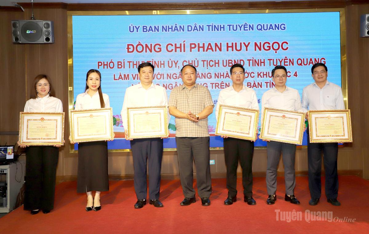 Các tổ chức tín dụng phát huy tinh thần trách nhiệm, tiếp tục đồng hành cùng địa phương