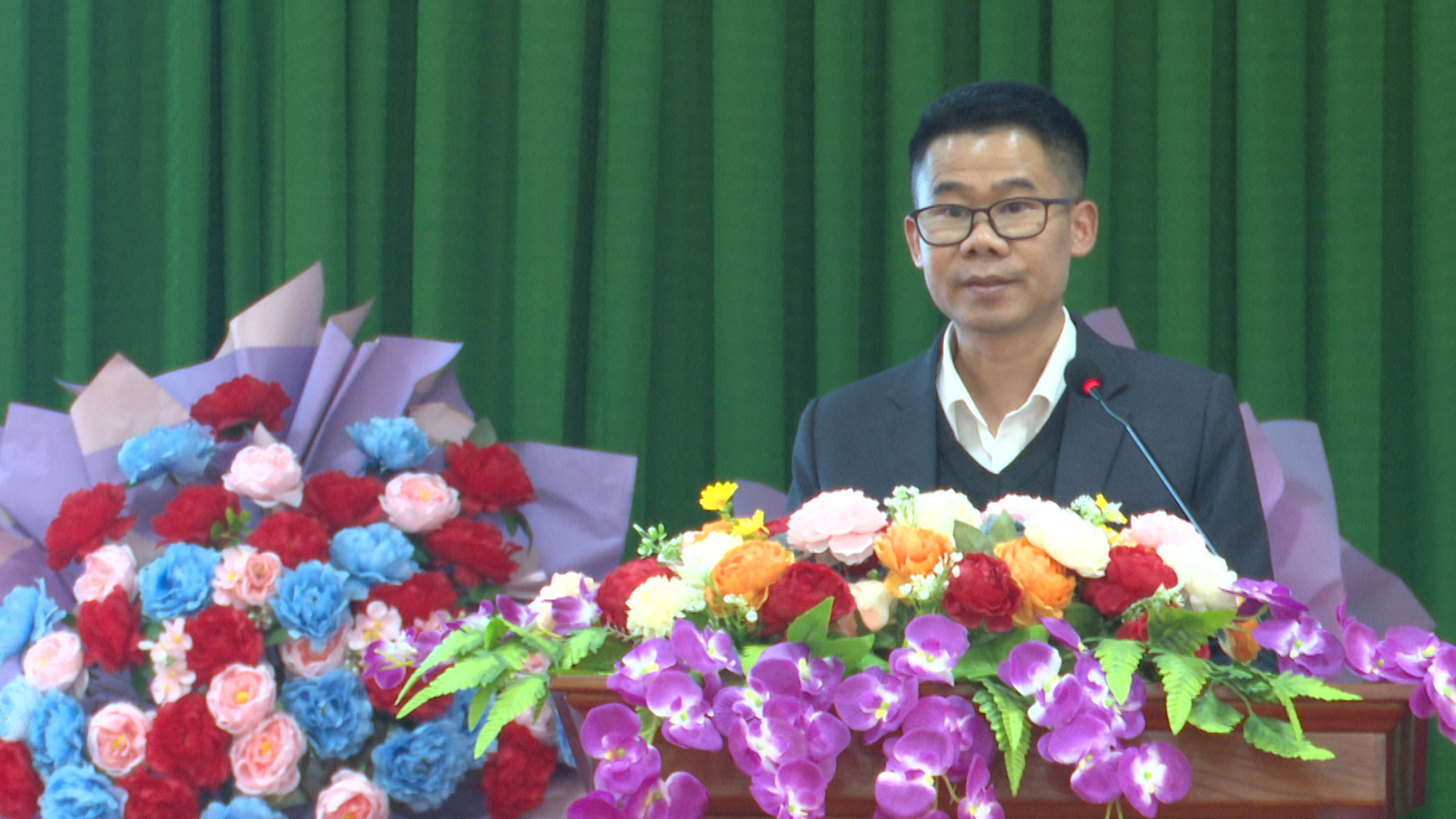 tải xuống (18) (mp3cut.net).00_16_37_03.Still008.jpg